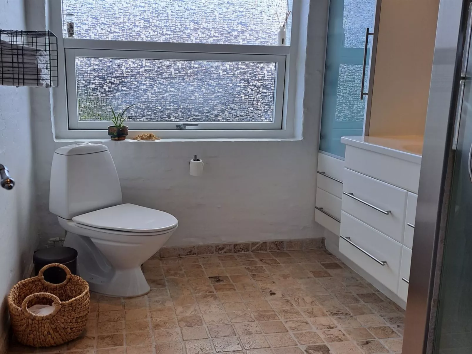 "Falk" - 900m from the sea-Inside