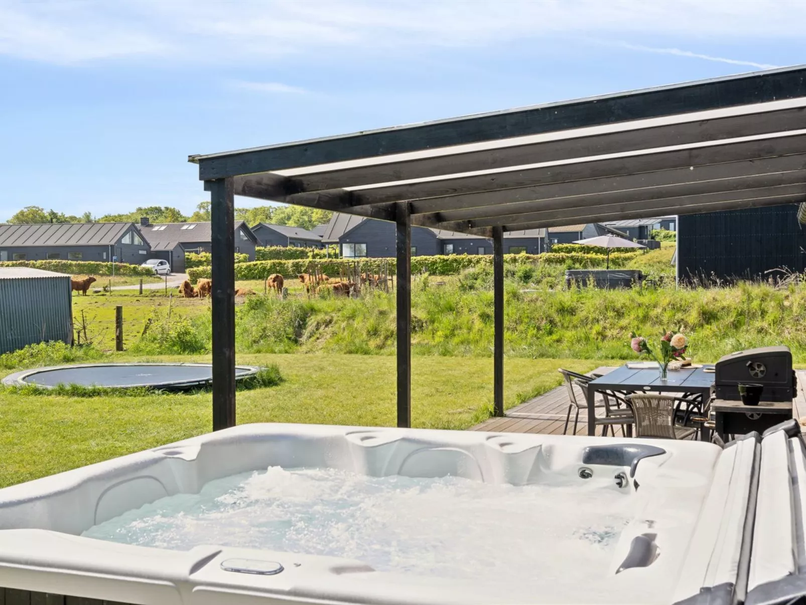 "Jul" - 300m from the sea-Outside