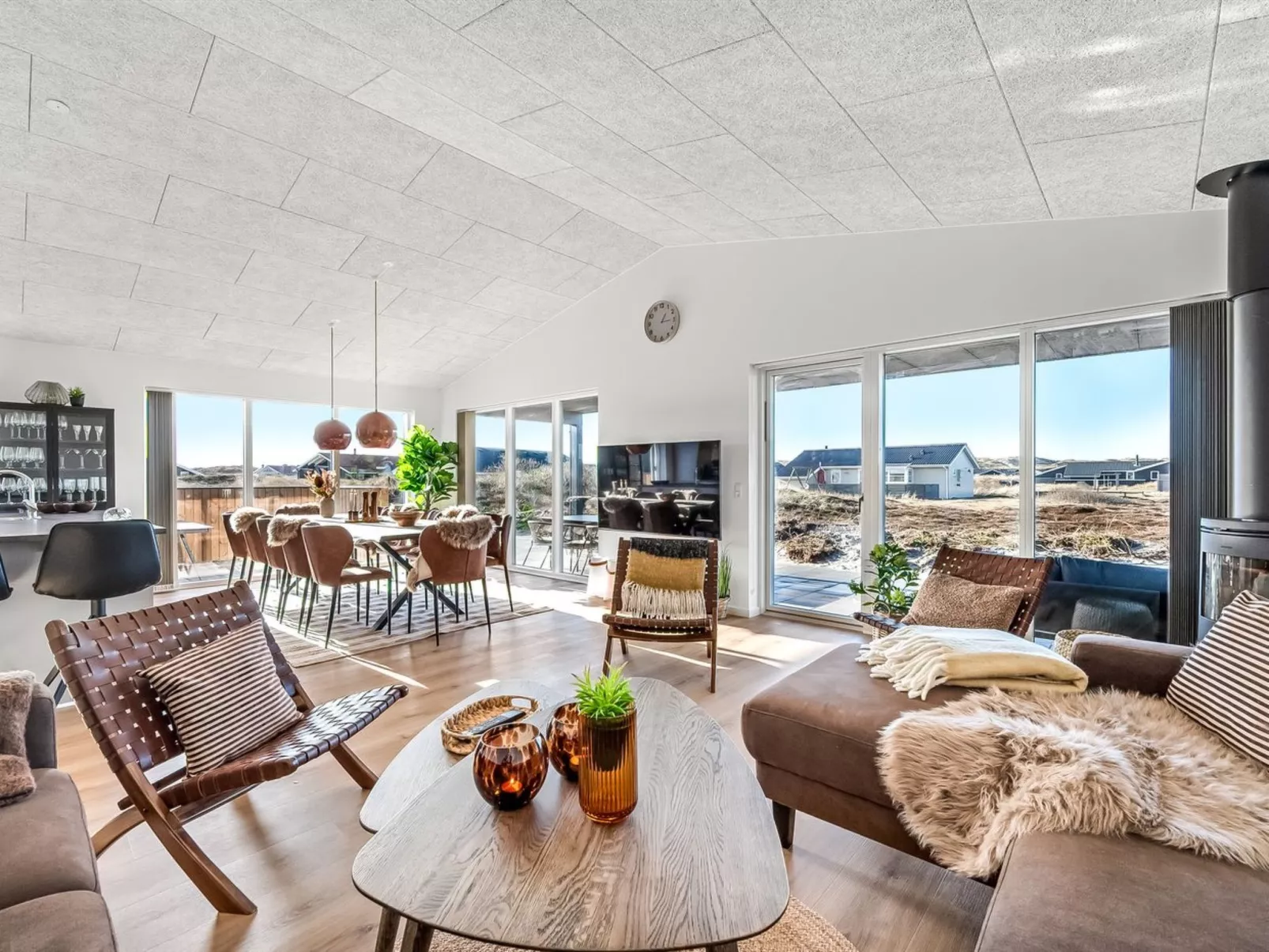 "Waldar" -  from the sea-Inside