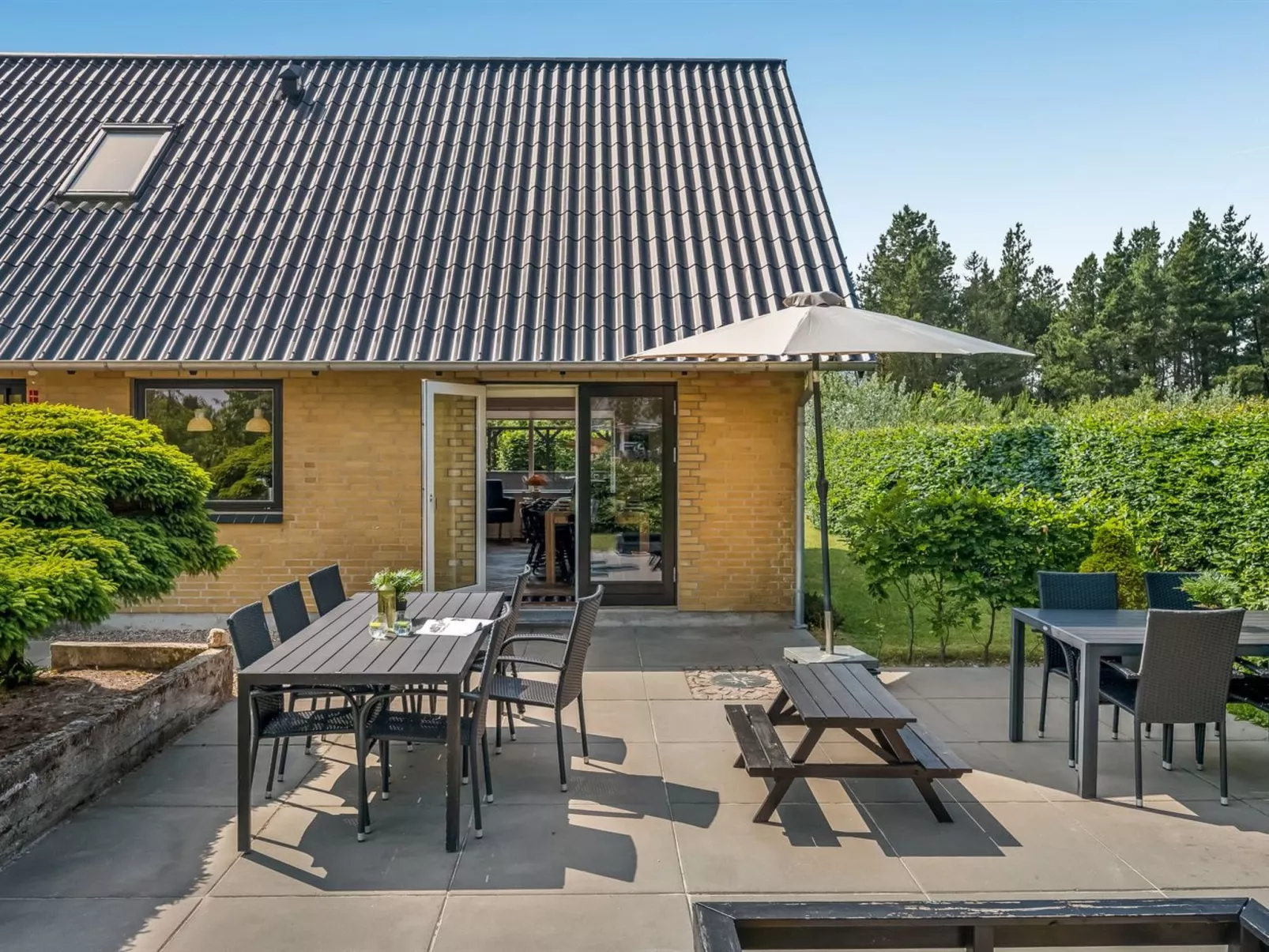 "Lavrans" - 2.5km from the sea-Draußen