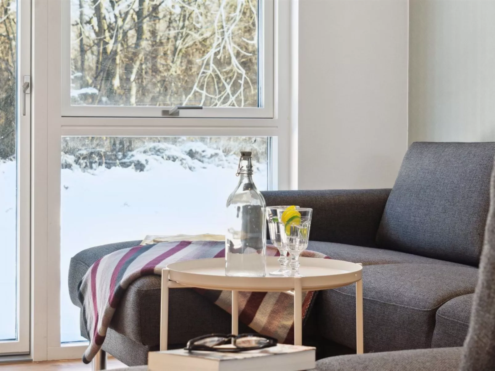 "Scalli" - 1.5km to the fjord-Inside