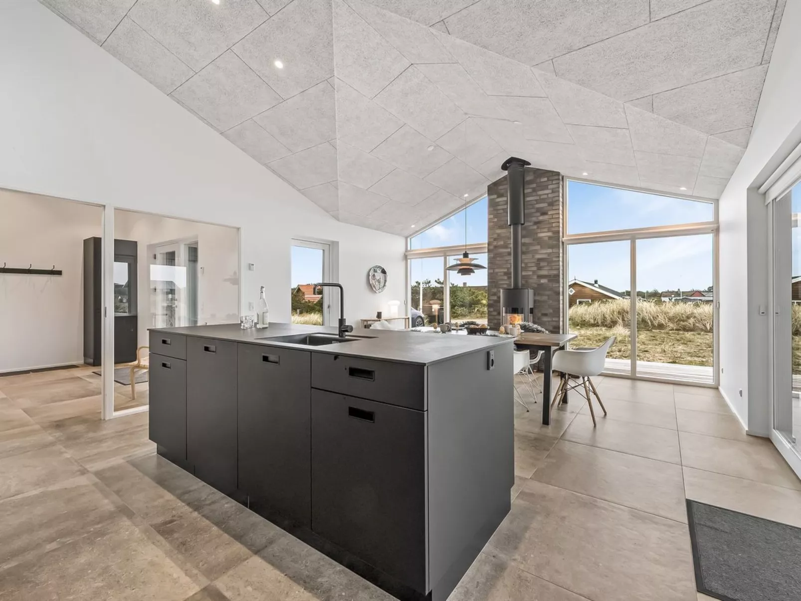 "Chenoa" - 350m from the sea-Dedans