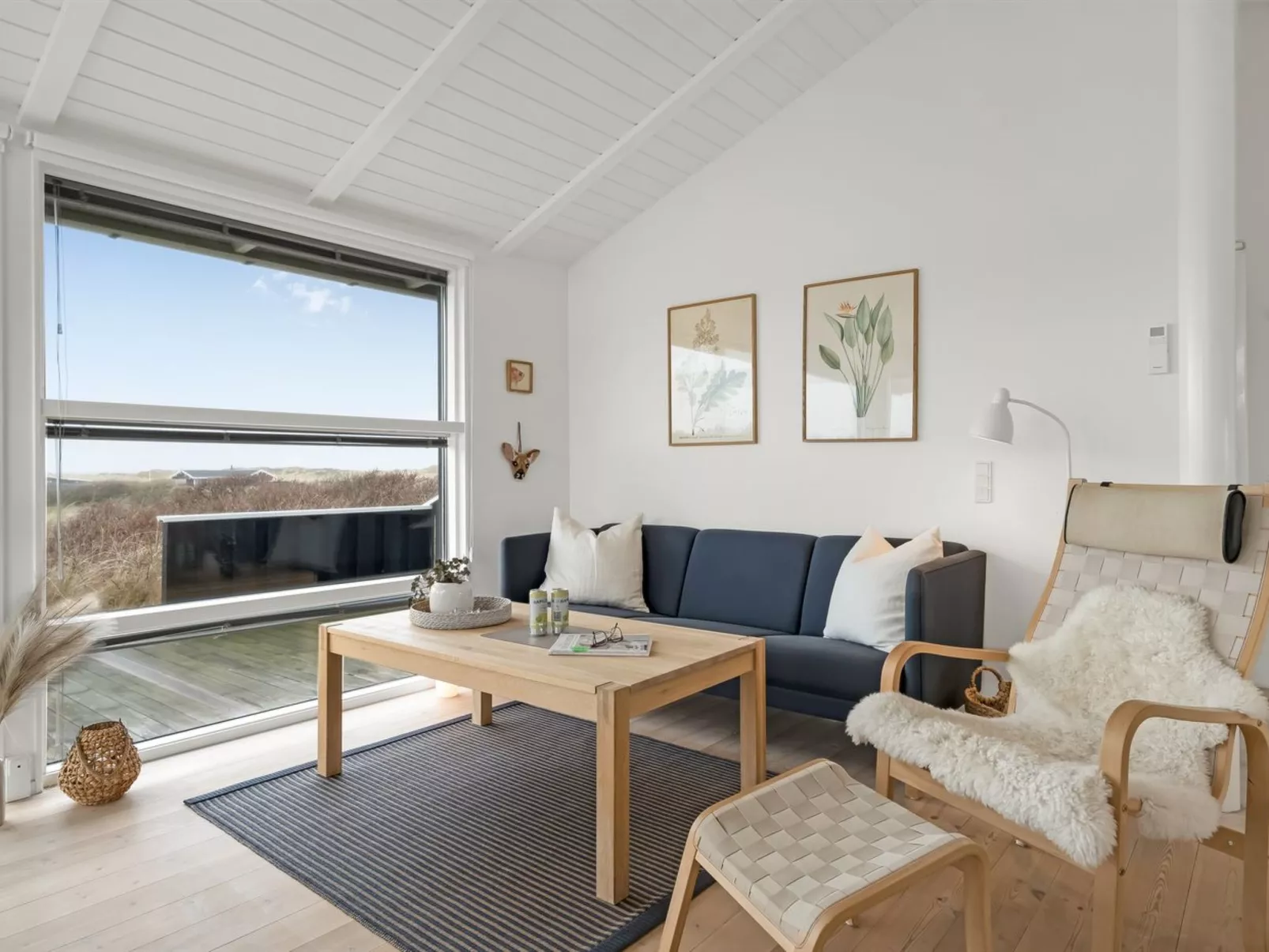 "Nuka" - 400m from the sea-Dedans