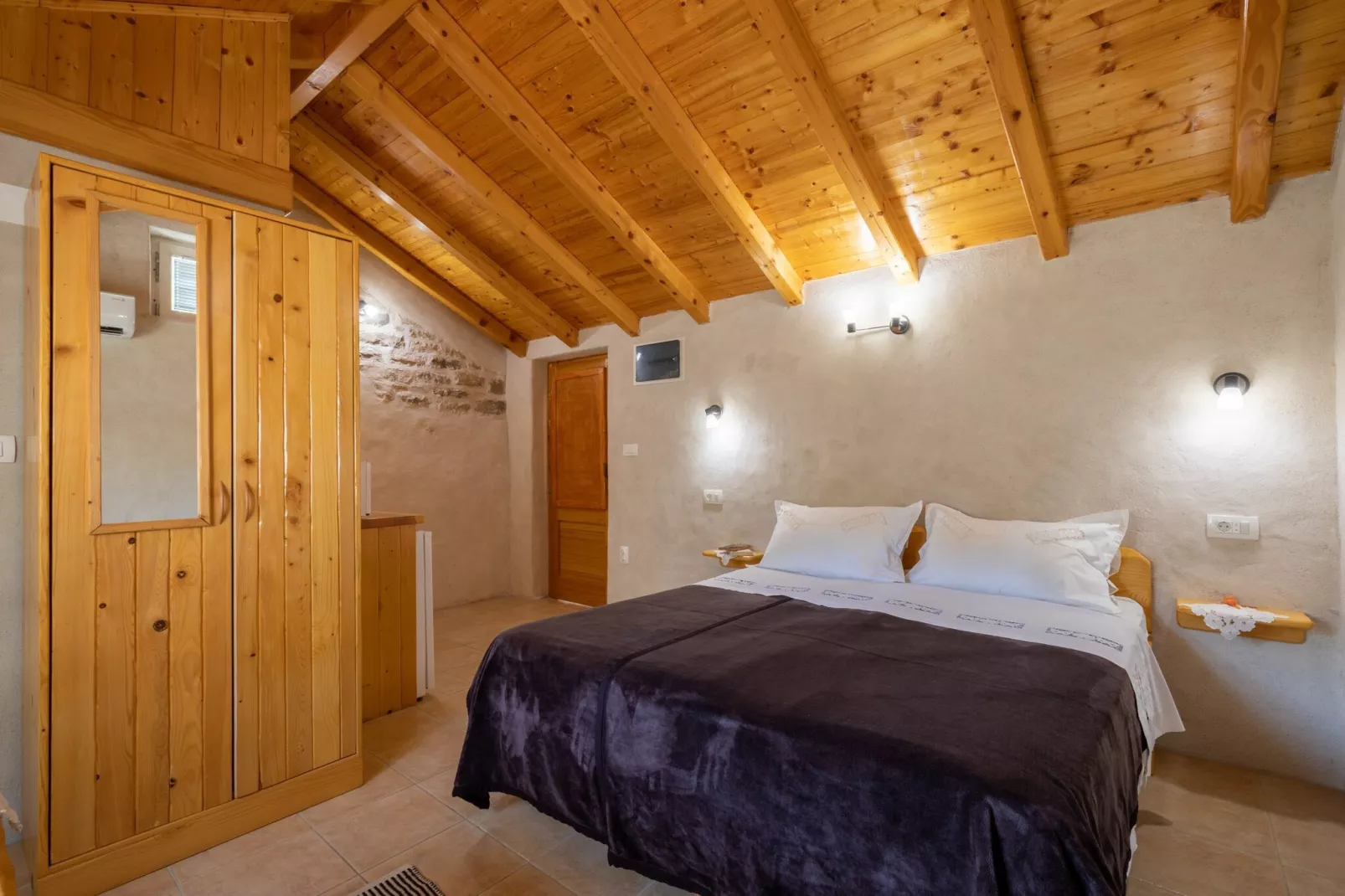 Stone House Harmony -Studio Apartment with Patio and Garden View ( 2 )-Innenbereich