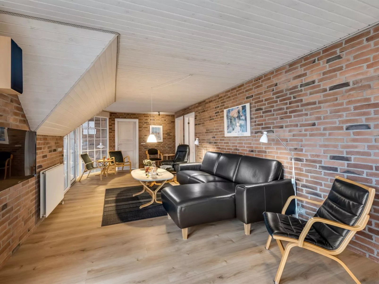 "Hunved" -  from the sea-Dedans