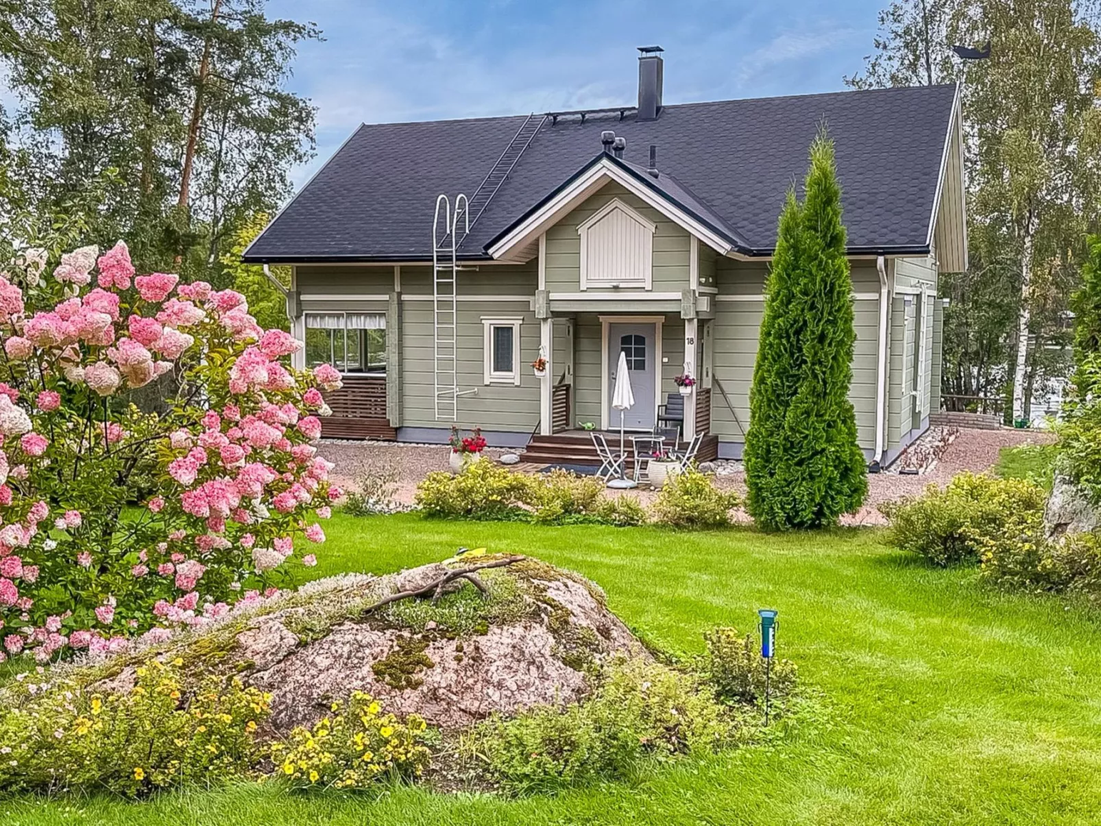 Huvila ferdinand-Inside