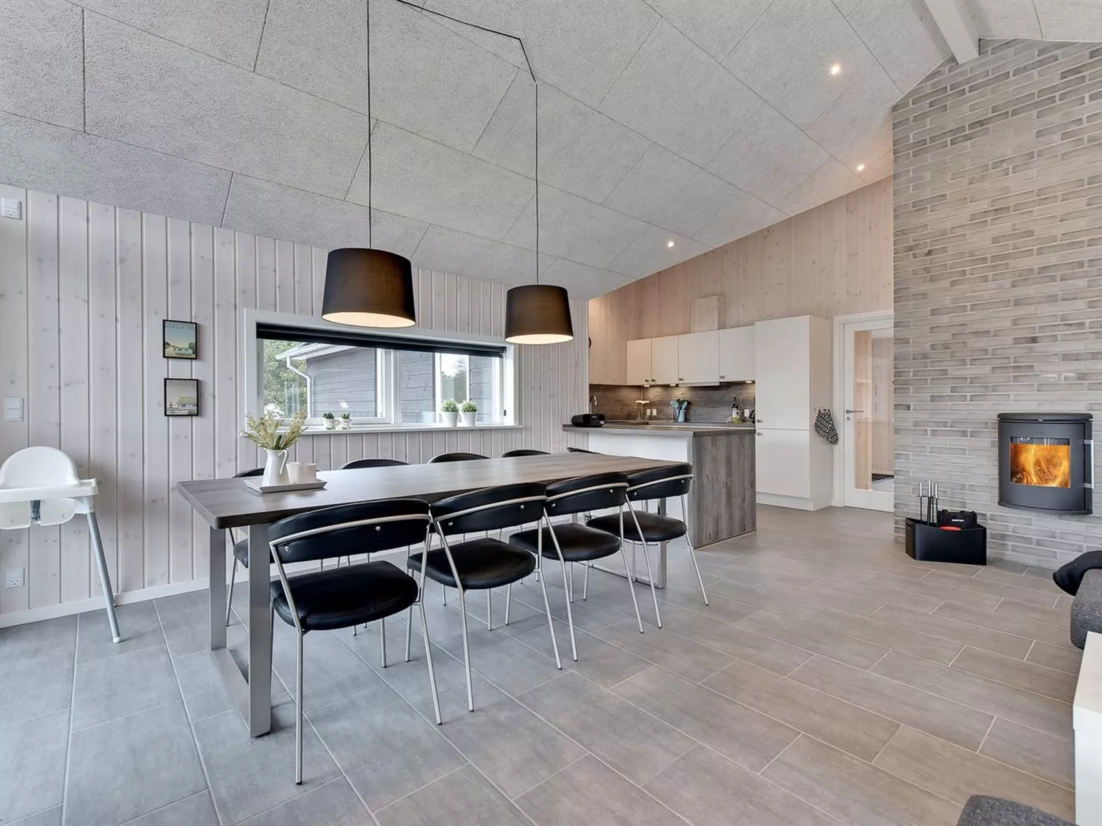 "Hwithoveth" - 1.4km from the sea-Dedans