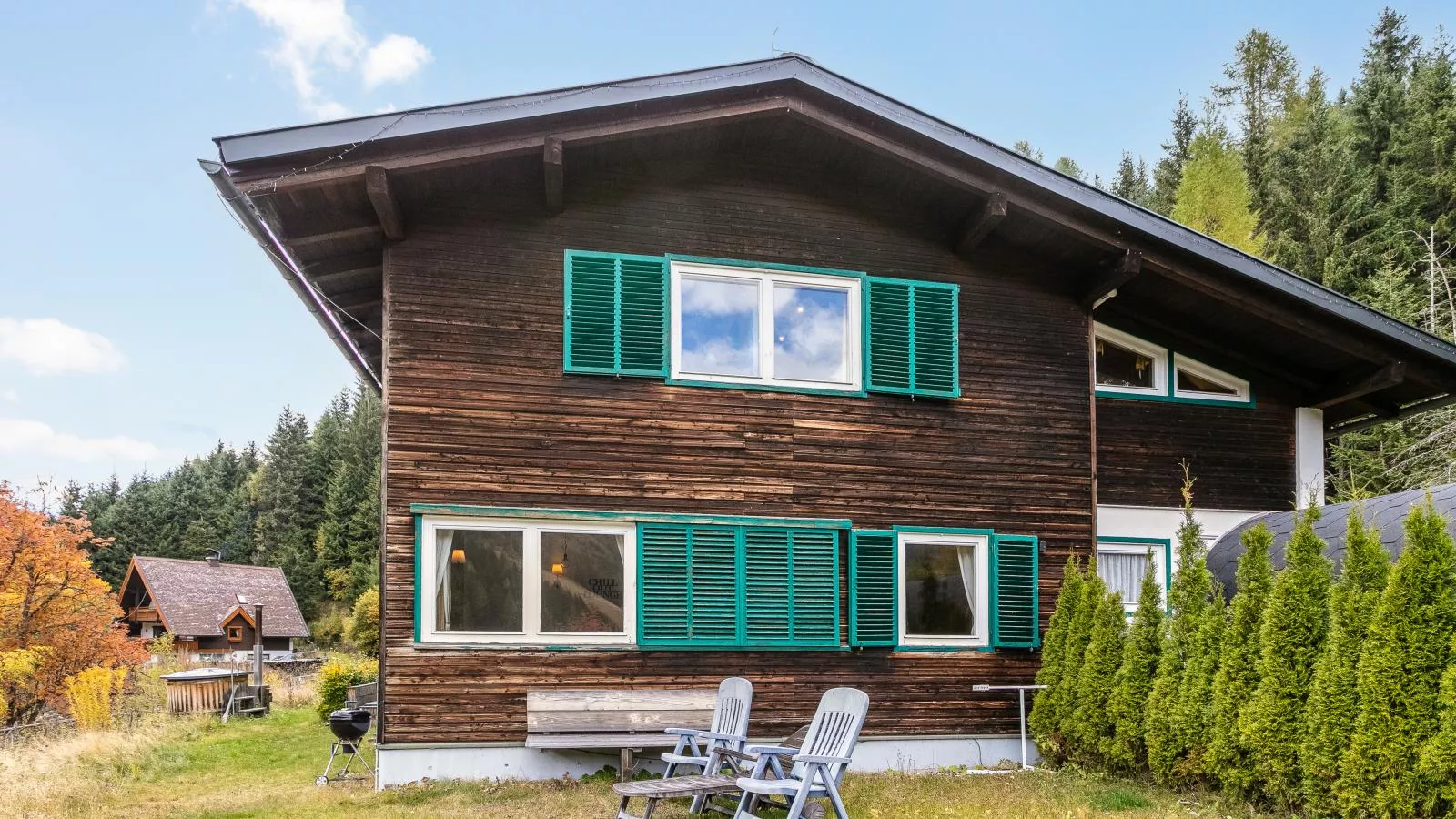 Carmaliva-Gardens in summer