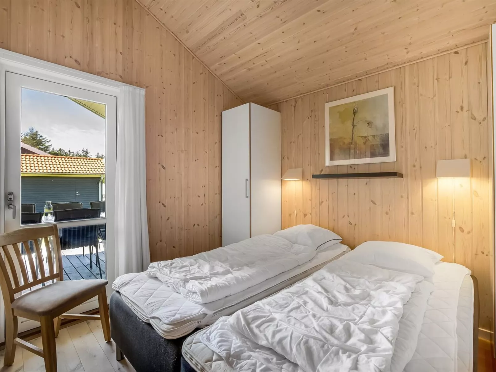 "Ernesta" -  from the sea-Inside