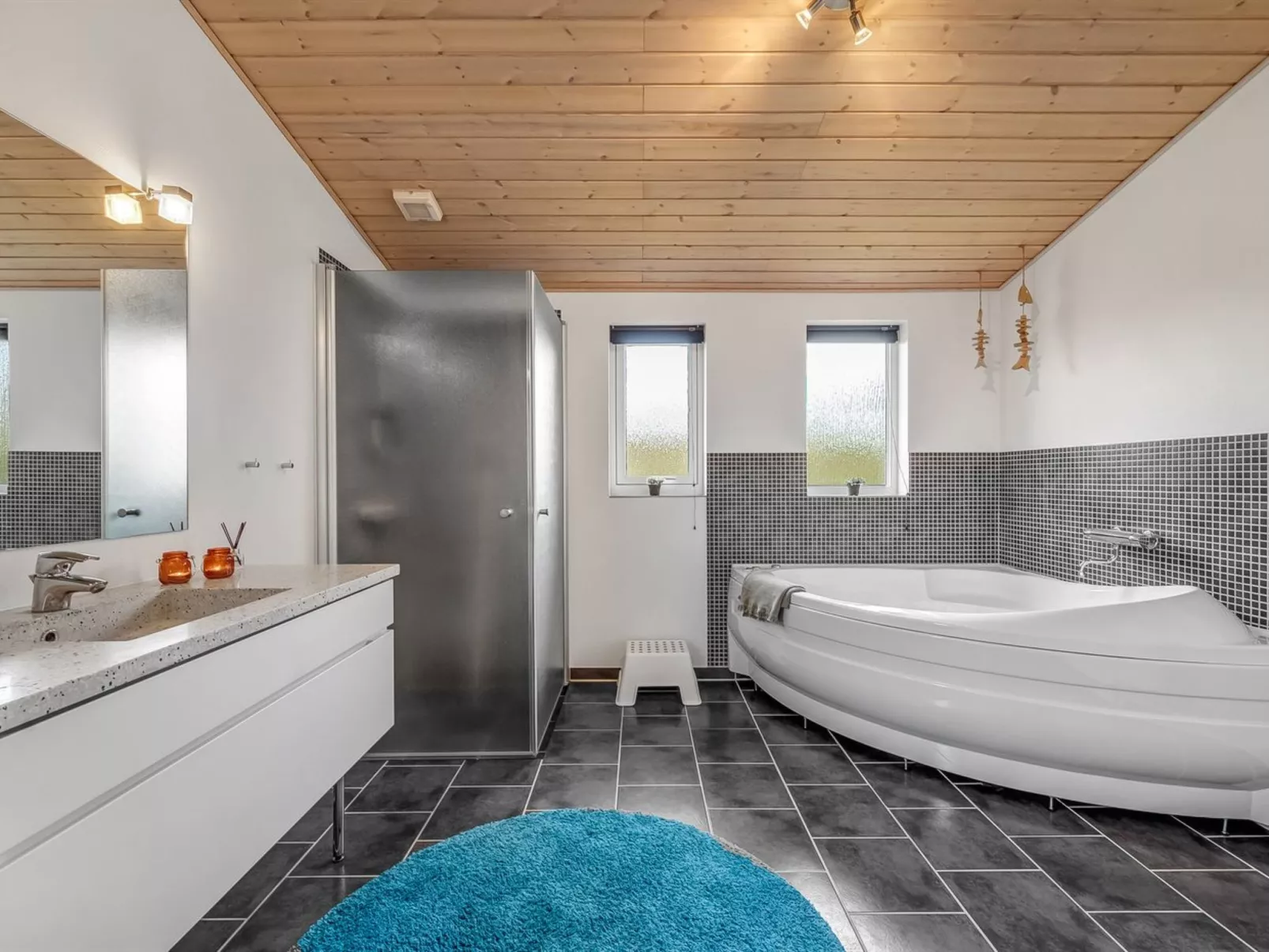 "Anelise" - 800m to the fjord-Drinnen