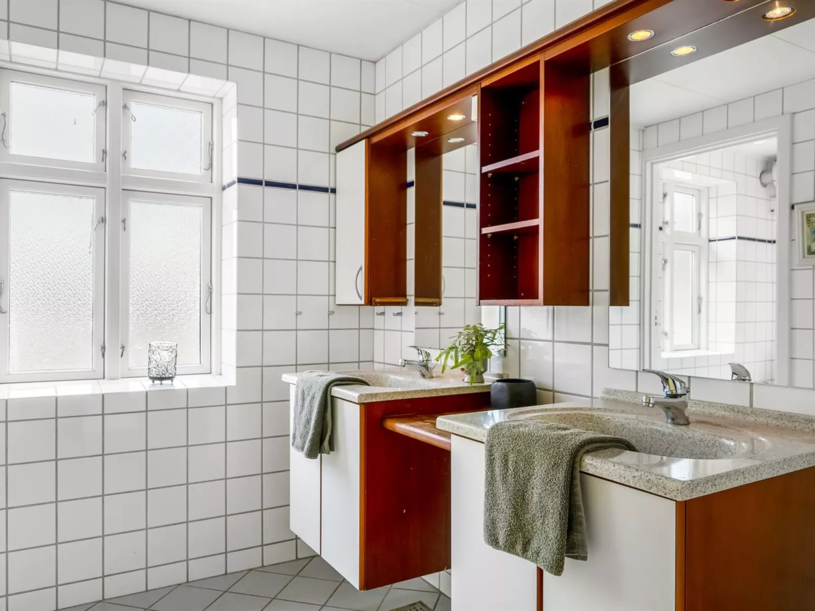 "Har" - 1.2km from the sea-Inside