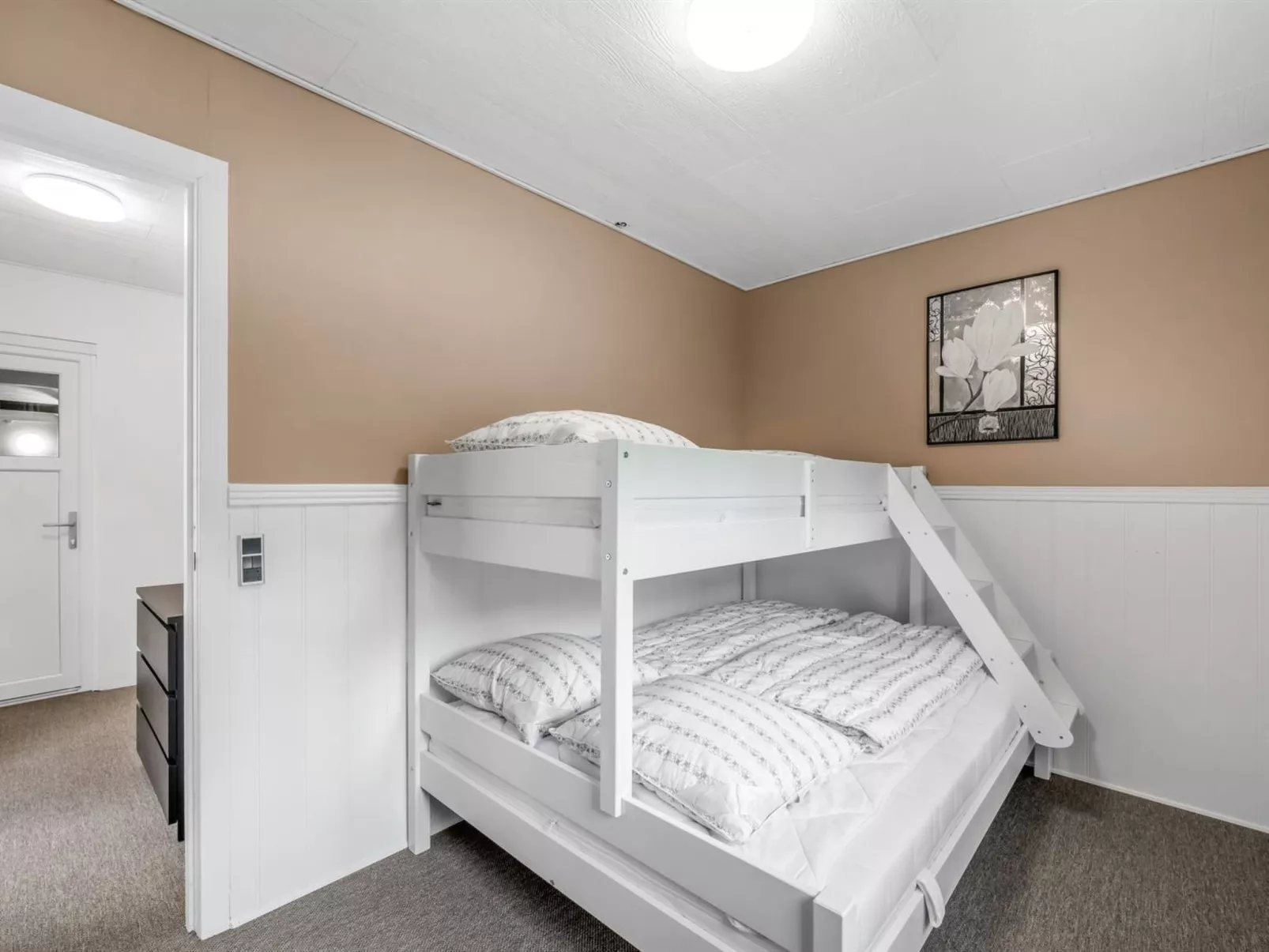 "Ødmar" - 4km to the fjord-Inside