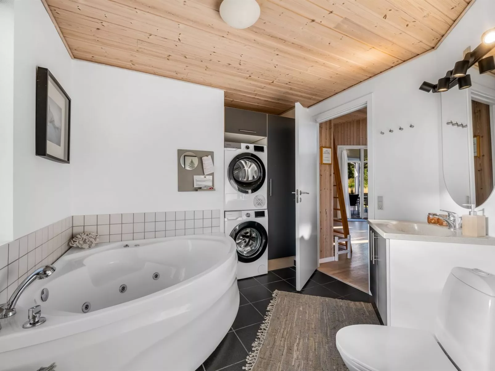 "Kanerva" -  from the sea-Inside