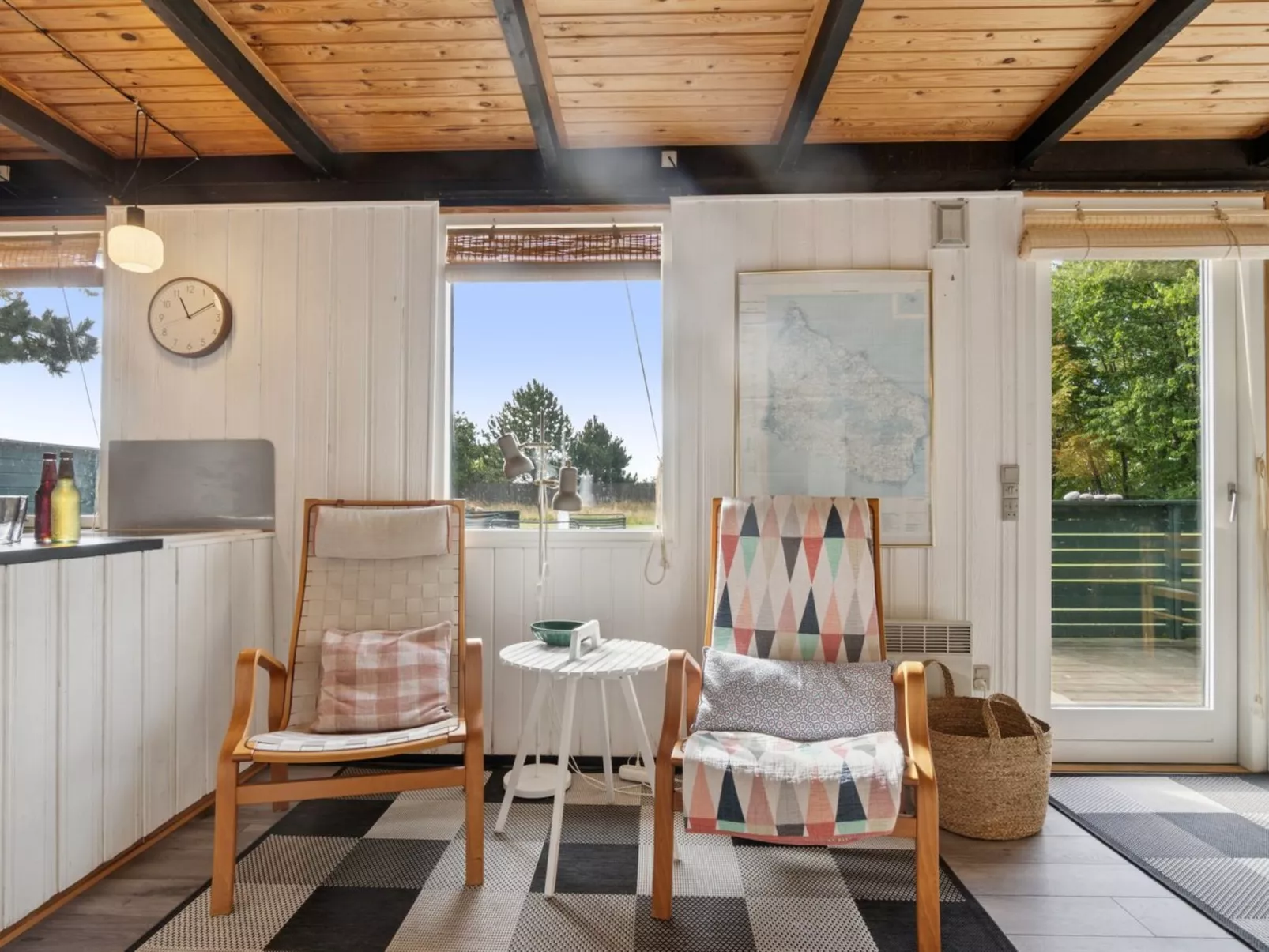 "Joon" - 100m from the sea-Drinnen