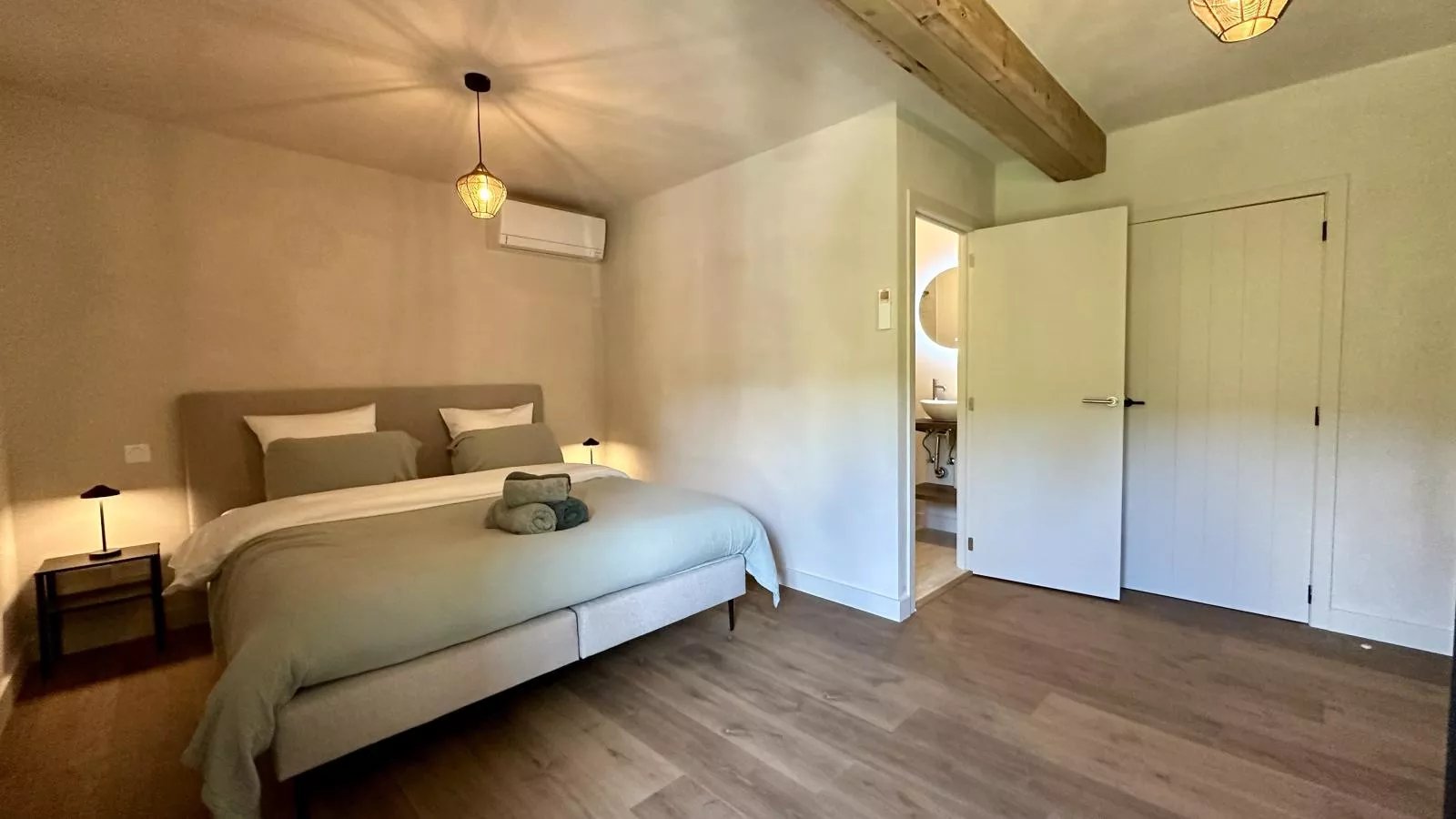 Le Moulin de Lachalade-Schlafzimmer