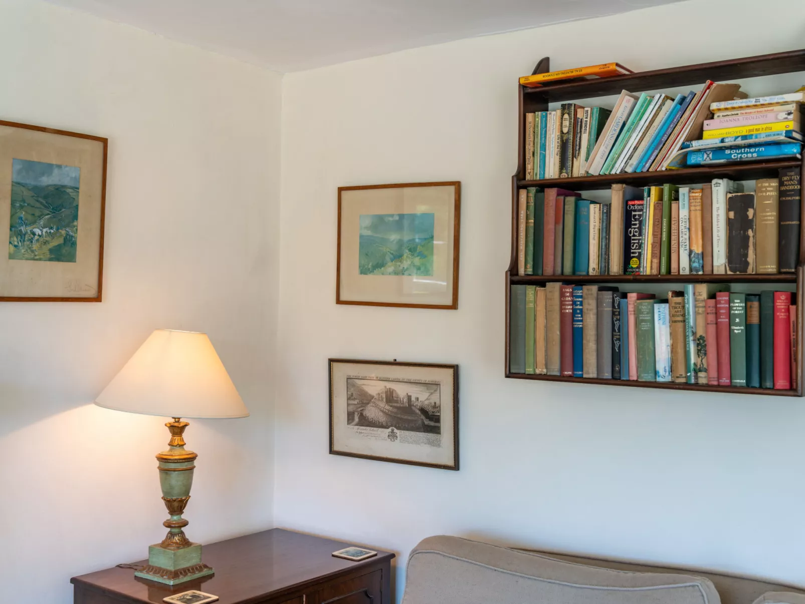 Valley Cottage-Dedans