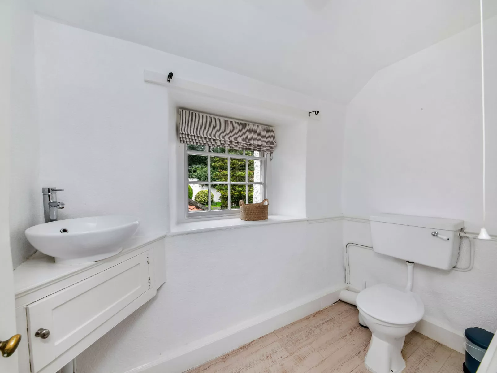 Low Green Cottage-Inside