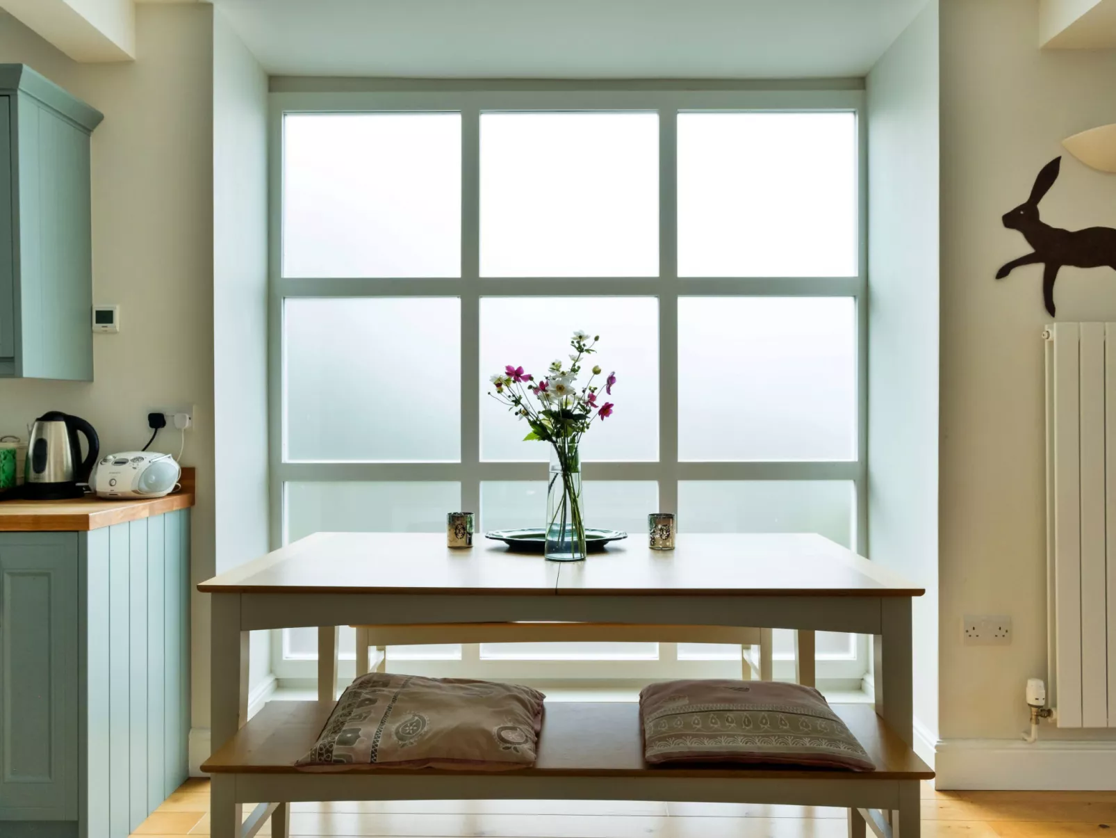 Coach House Wellbeing Retreat-Dedans