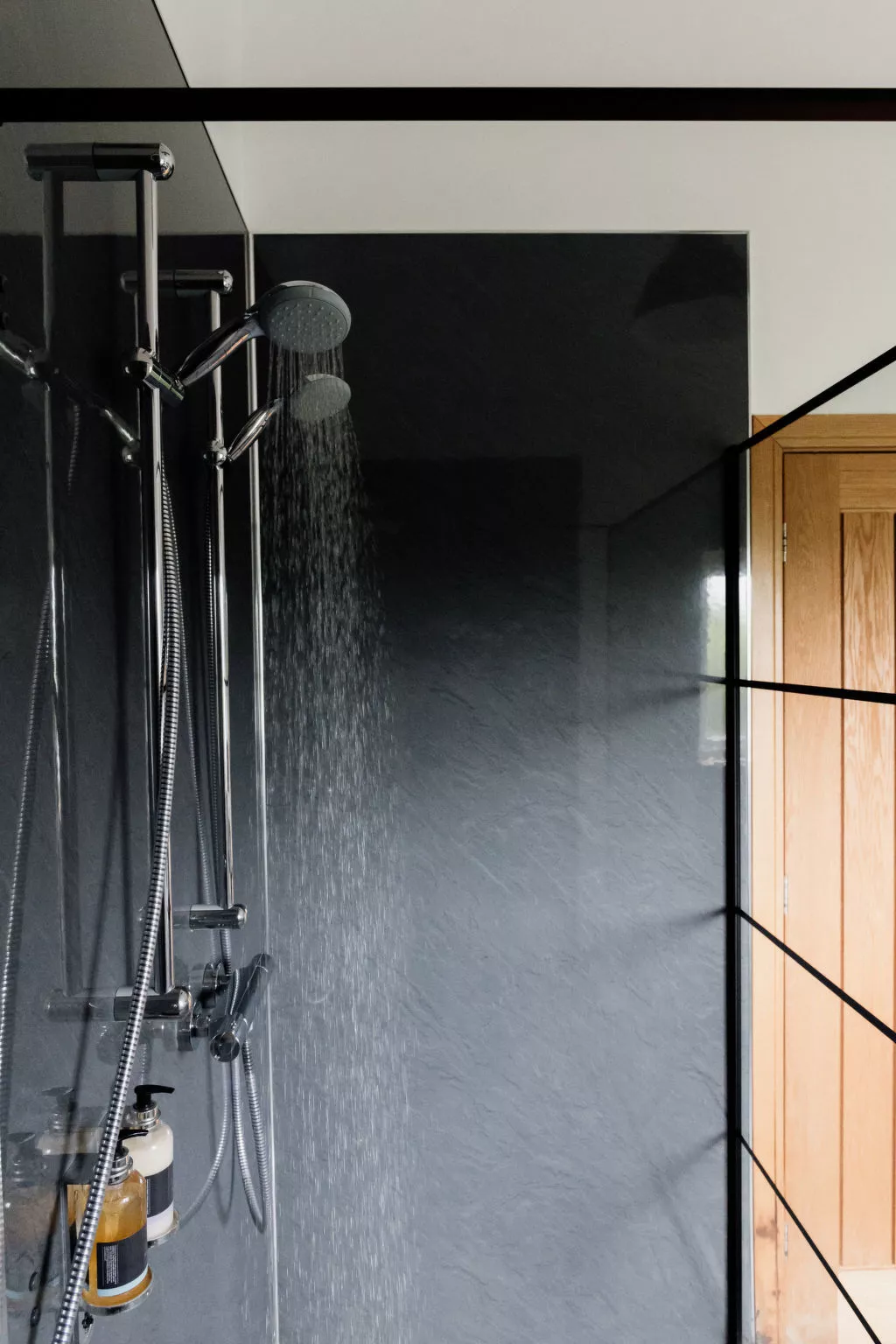 The Welsh Barn-Dedans