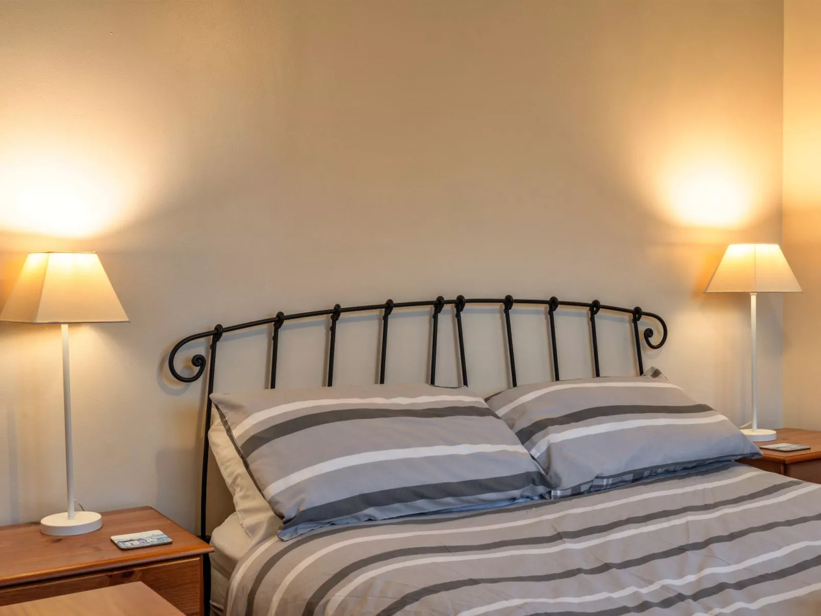 No.1 Gladys' Orchard-Drinnen