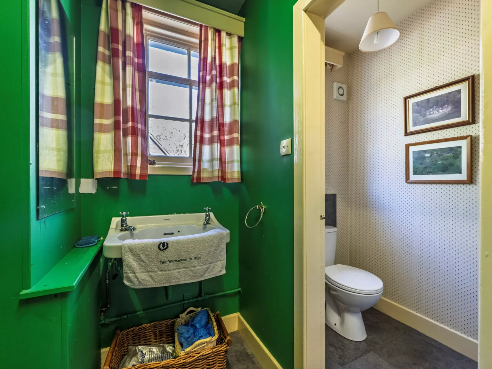 White House Retreat-Dedans