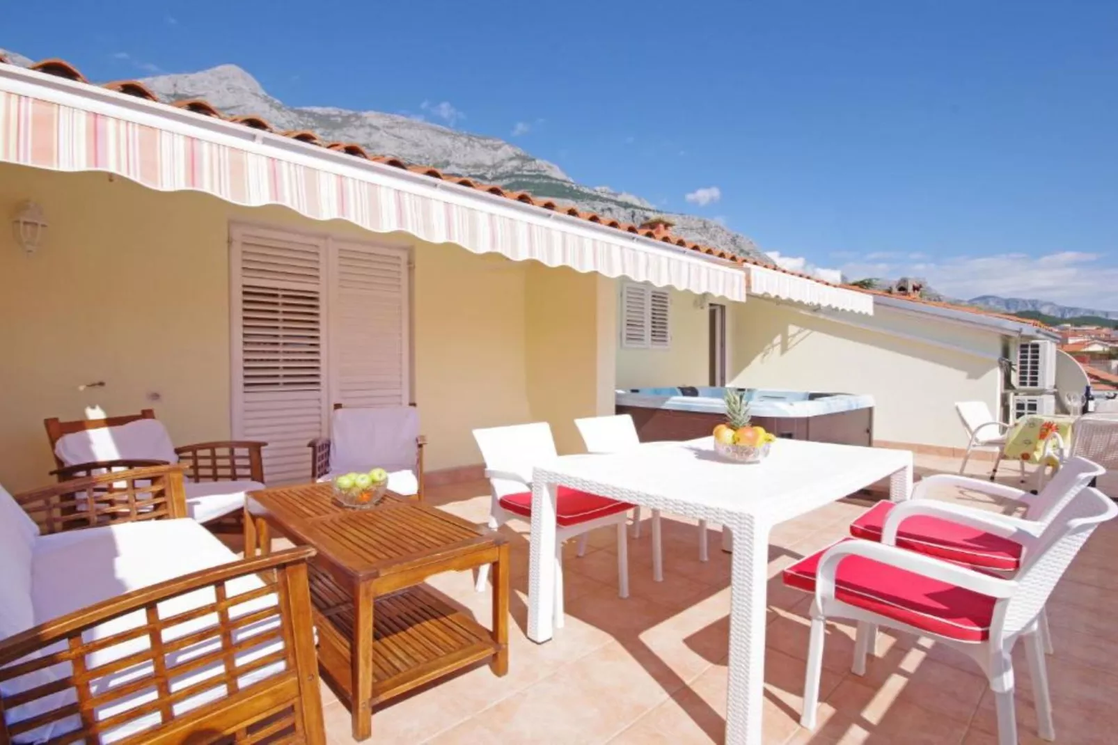 Apartments Ribarević - Three Bedroom Apartment With Terrace and Sea View-Schwimmbad