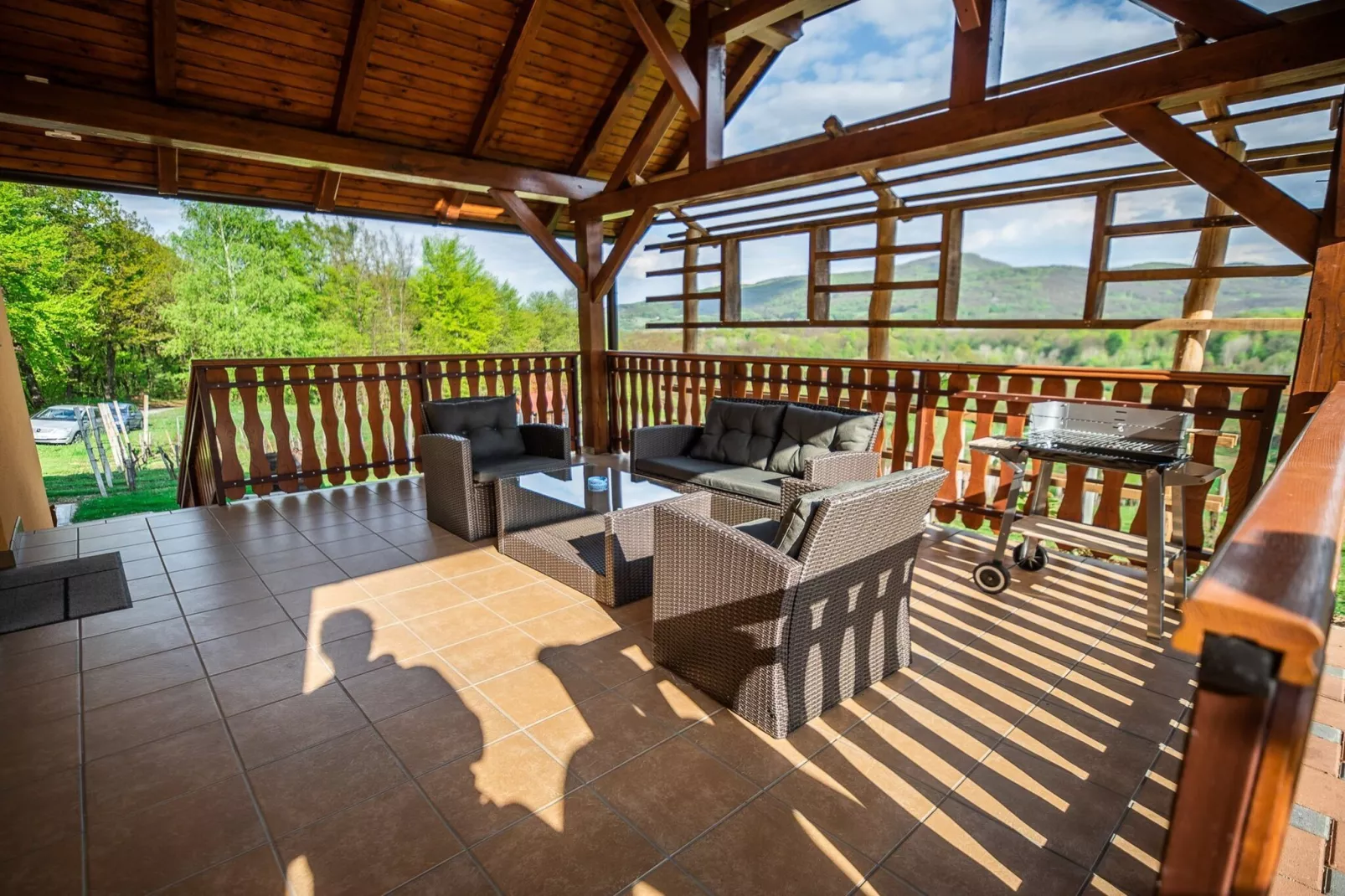 Golden Horizon Holiday Home with Terrace and Garden - One Bedroom Holiday Home with Terrace and Garden-Terrasse / balcon