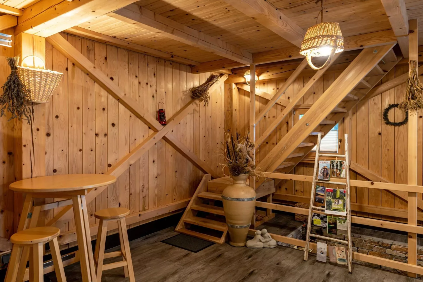 Echo Valley Hillside Holiday Home with Sauna - Two Bedroom Holiday Home with Sauna-Treppe