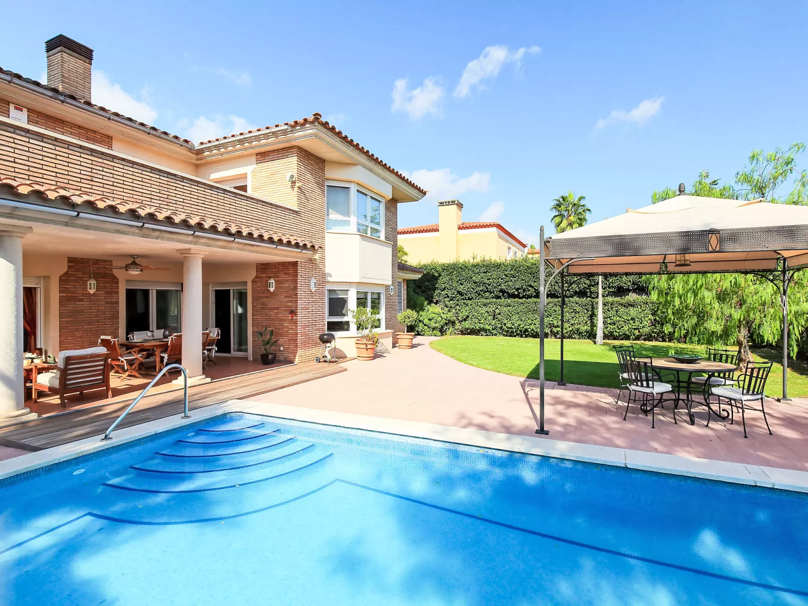 Bertoni Golf & Sea-Outside