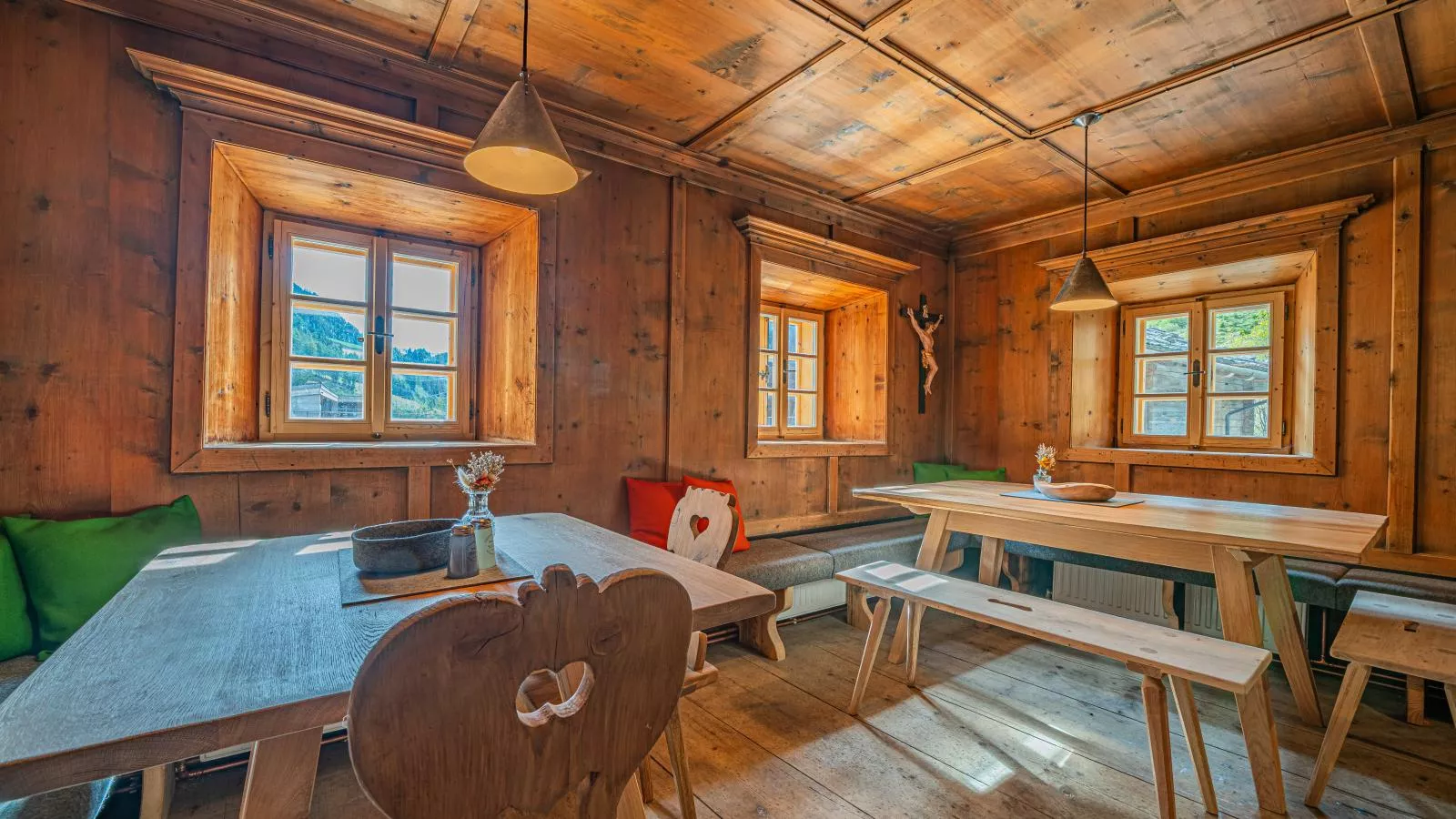 Raneburg 4 Almhaus-Esszimmer