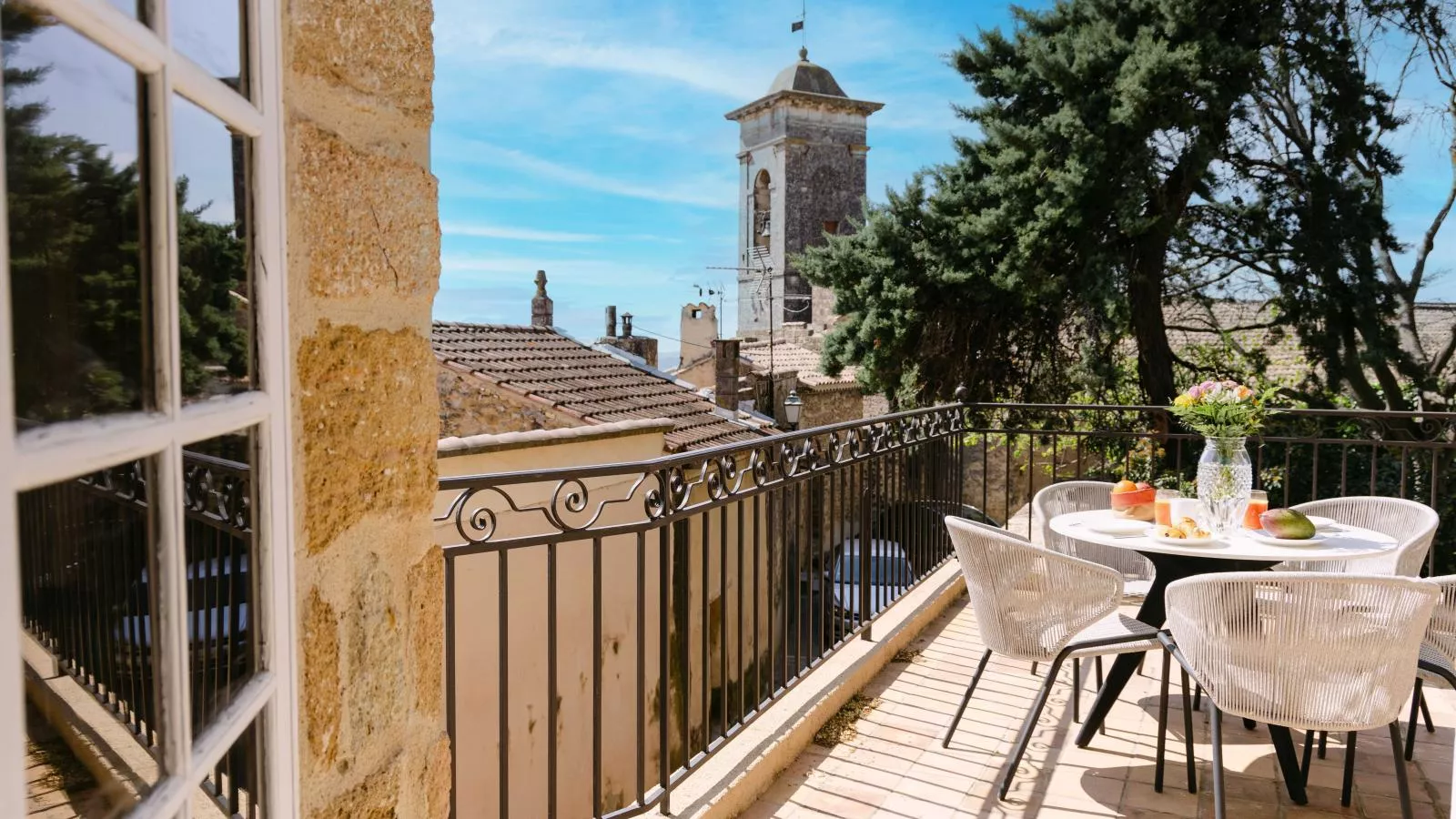 Chateau la Perle-Vue d'été