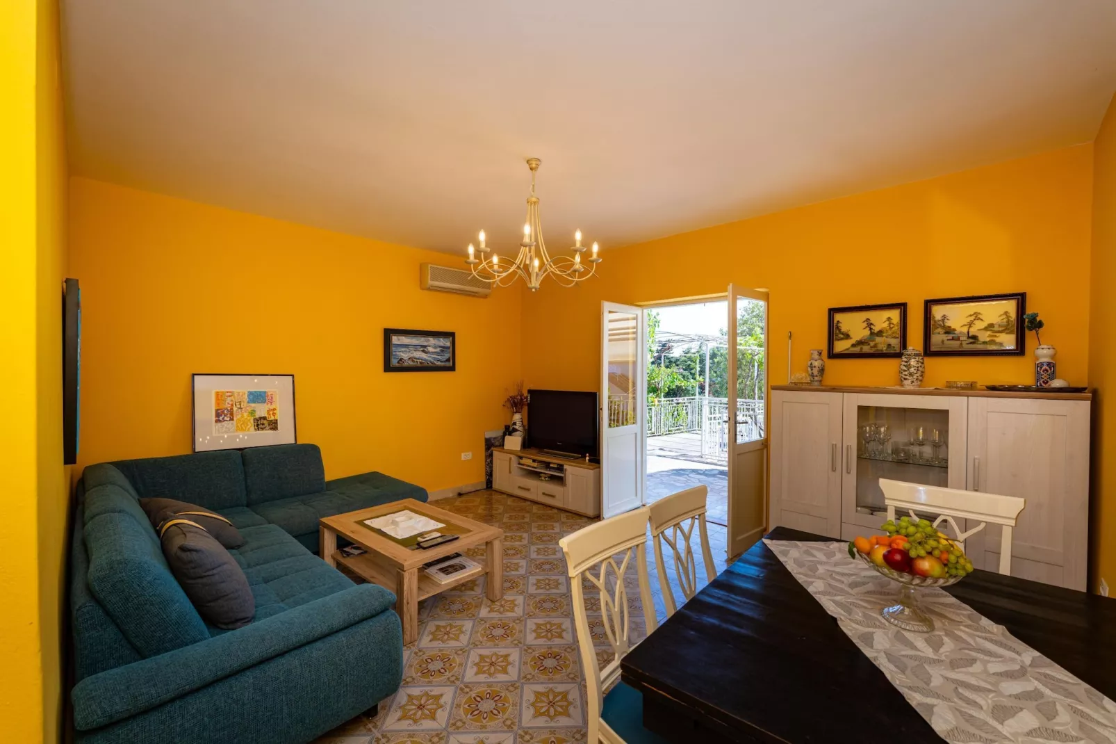 Vacation house Maslenica-Dining room