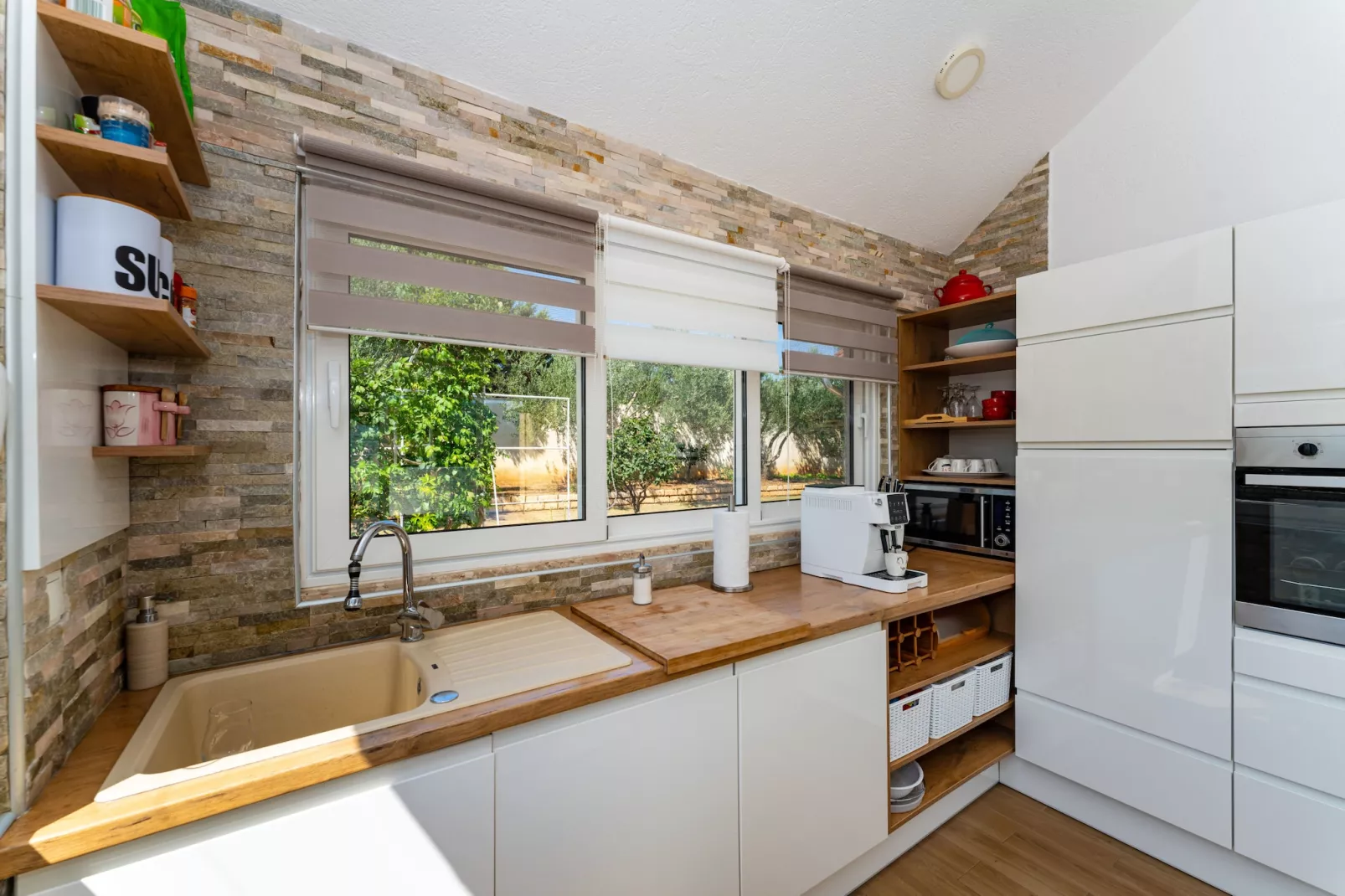 Villa Sucic with private pool-Küche