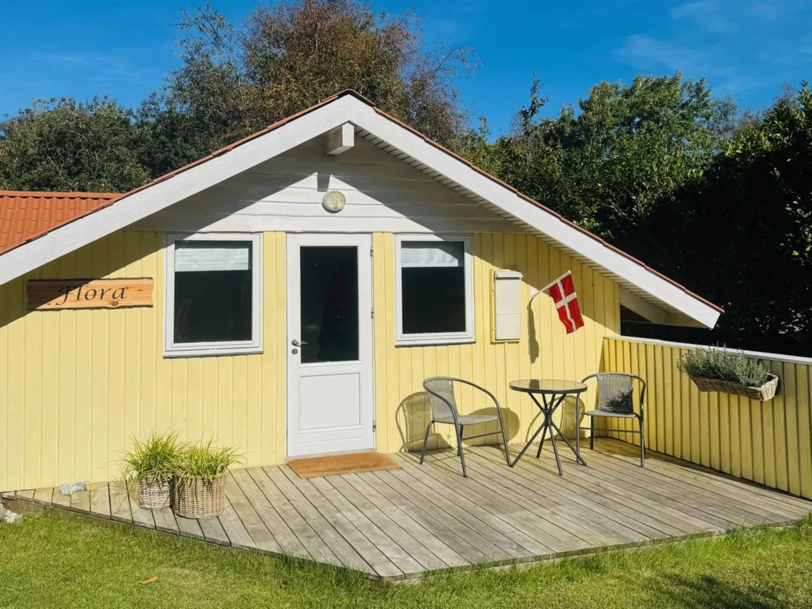 "Lenny" - 500m from the sea-Outside