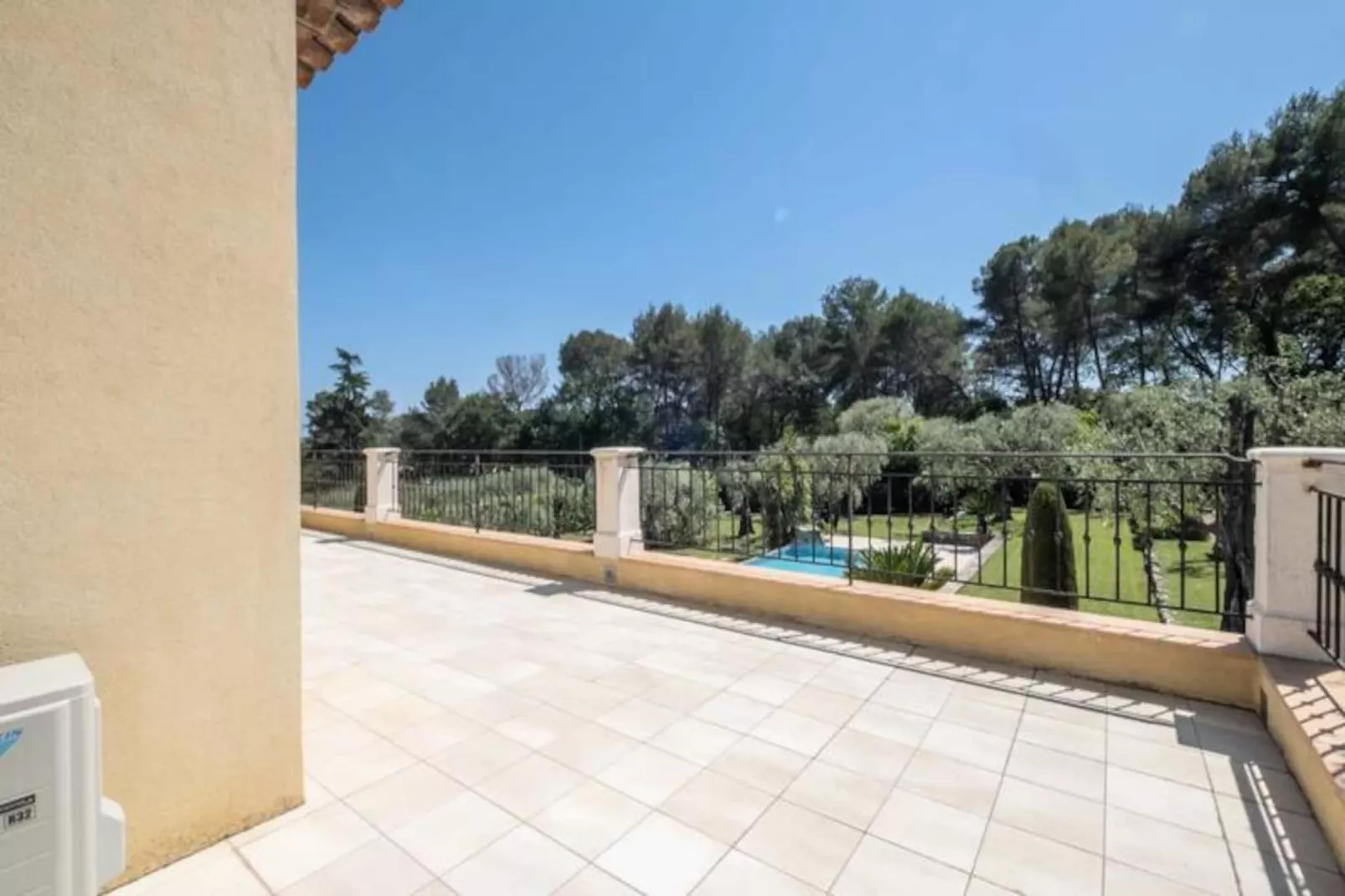 Résidence Bijou De 280m2 Et Piscine à Débordement Au Calme Absolu-Untagged