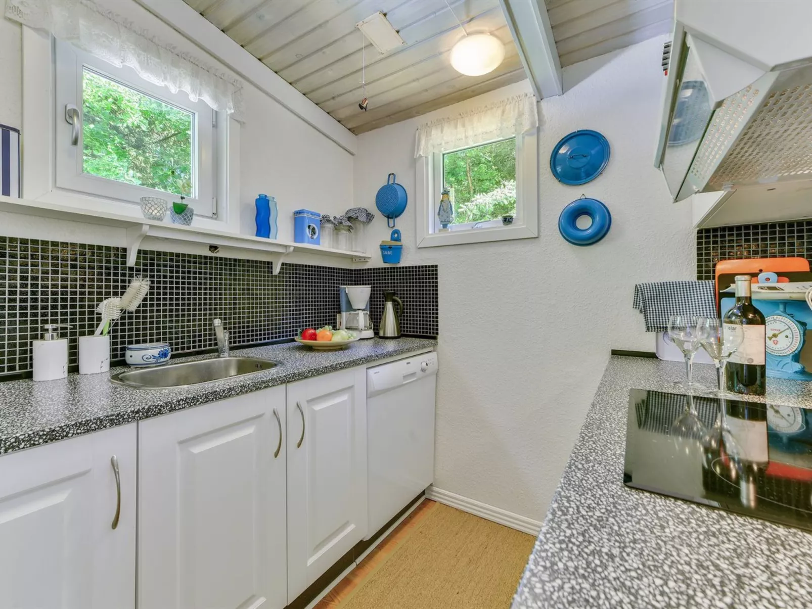 "Deik" - 2km to the fjord-Inside