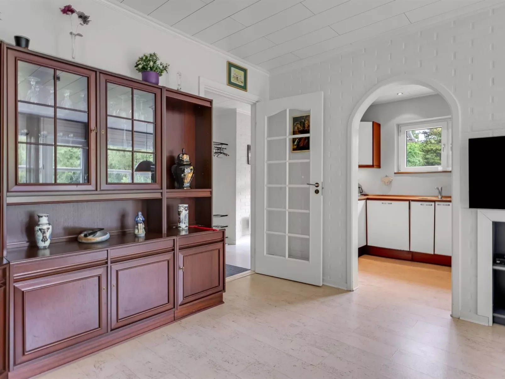 "Gwen" - 2.7km from the sea-Dedans