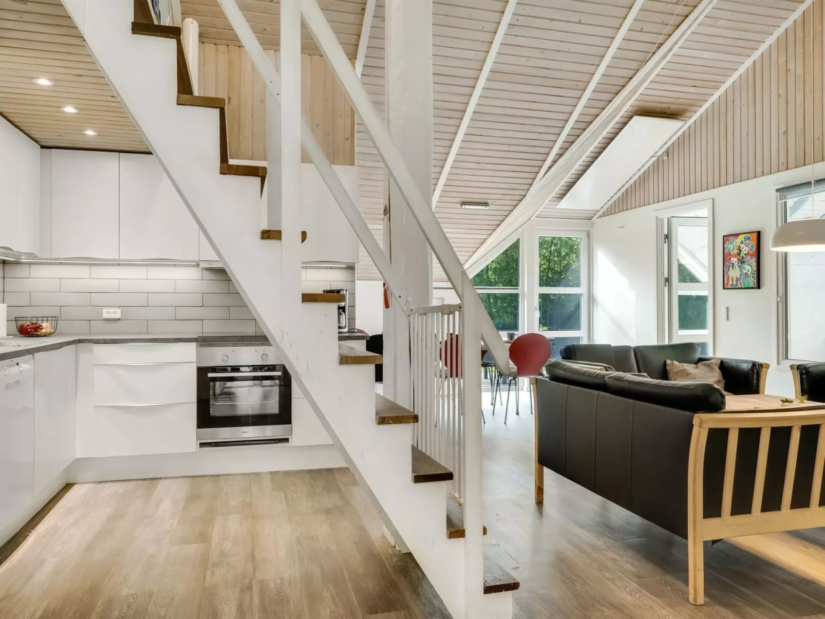 "Eisa" - 300m to the fjord-Inside