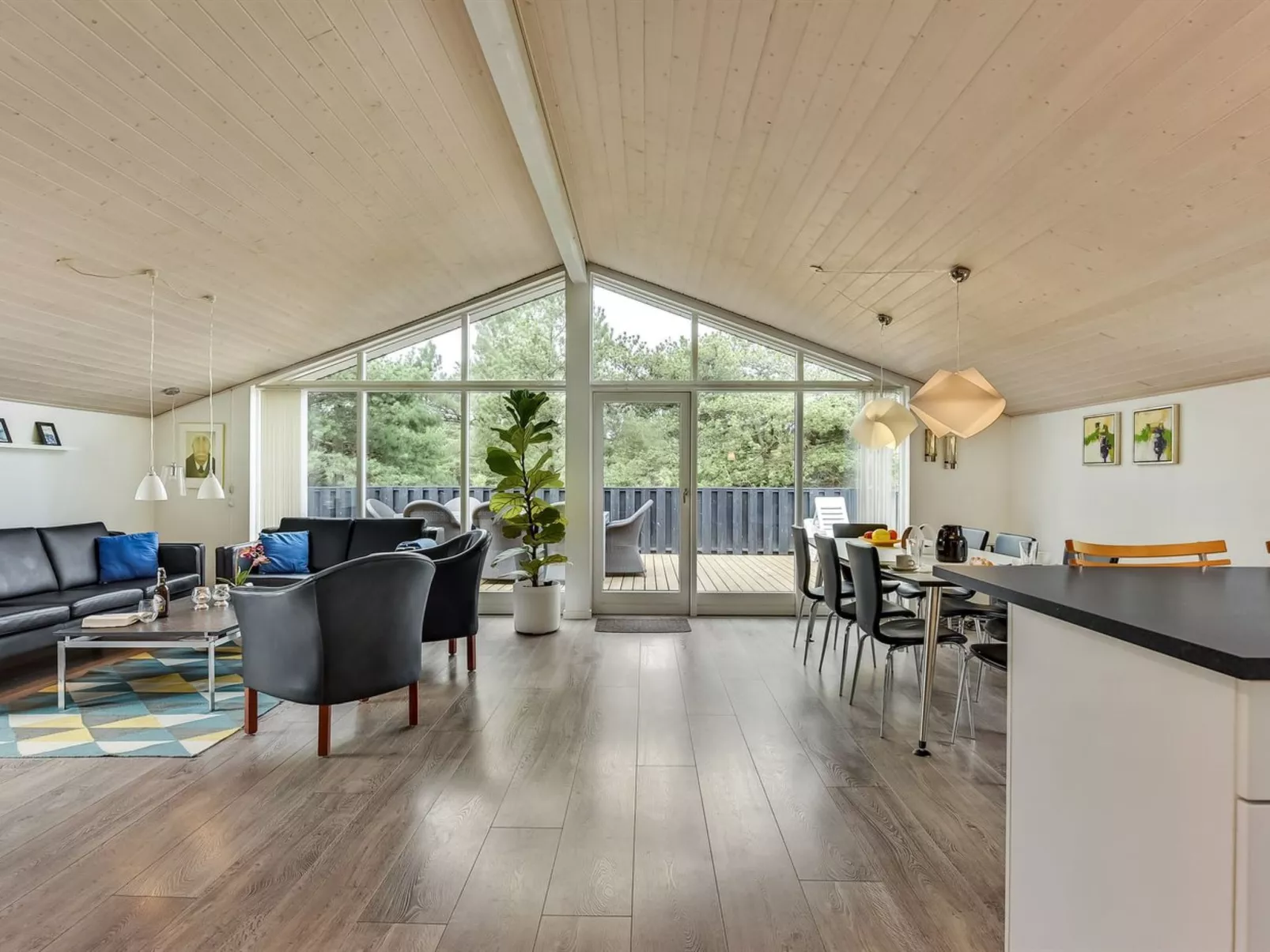 "Lav" - 3.8km from the sea-Dedans