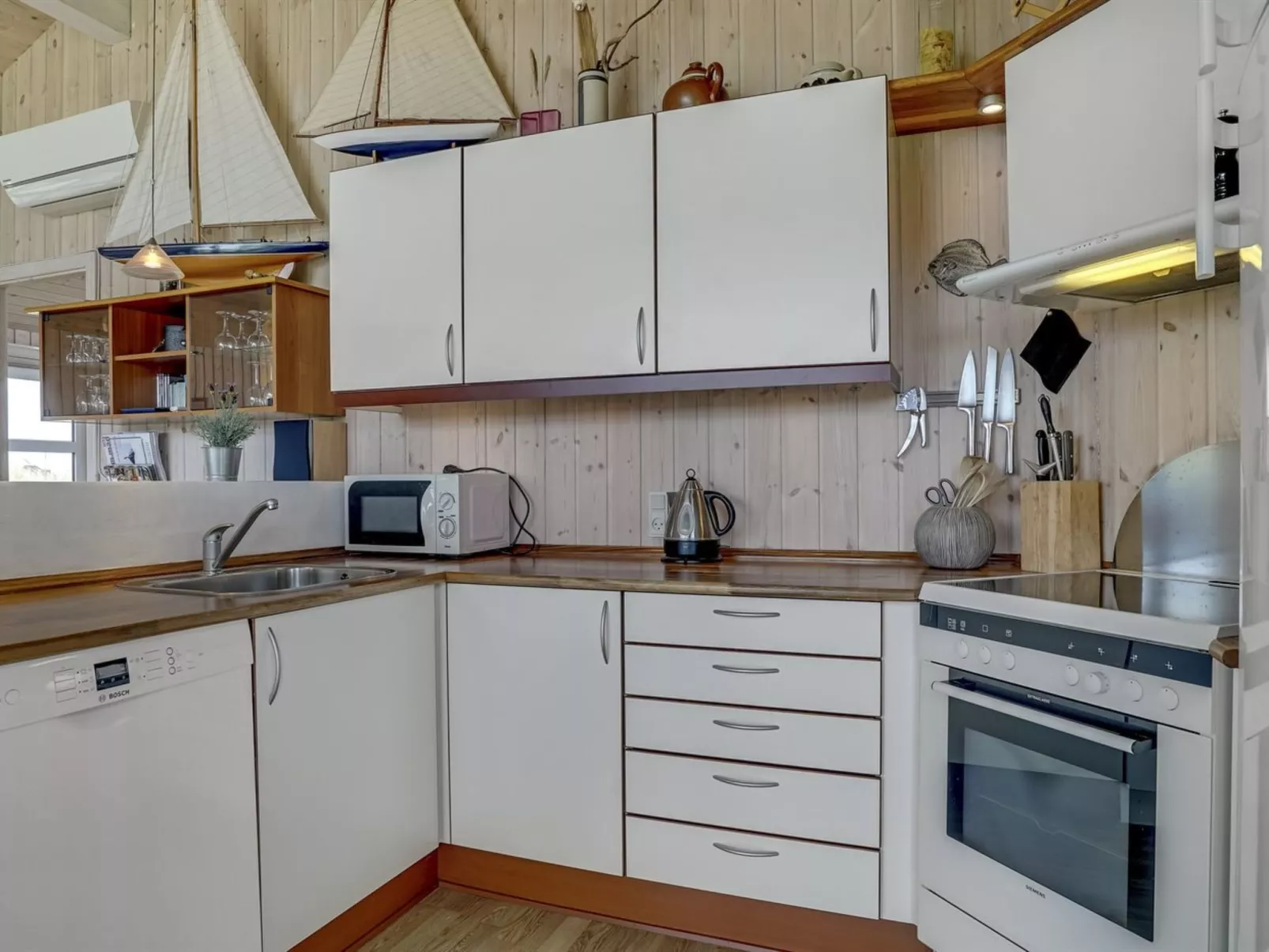 "Emppu" - 400m from the sea-Drinnen