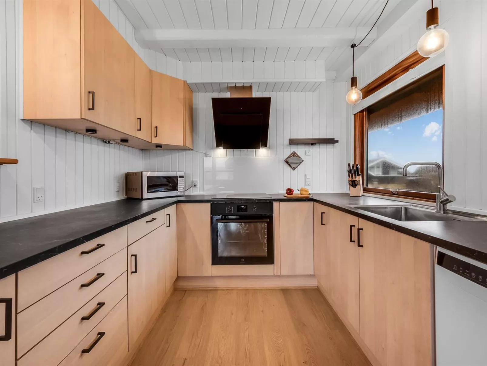 "Kristanna" - 150m from the sea-Inside