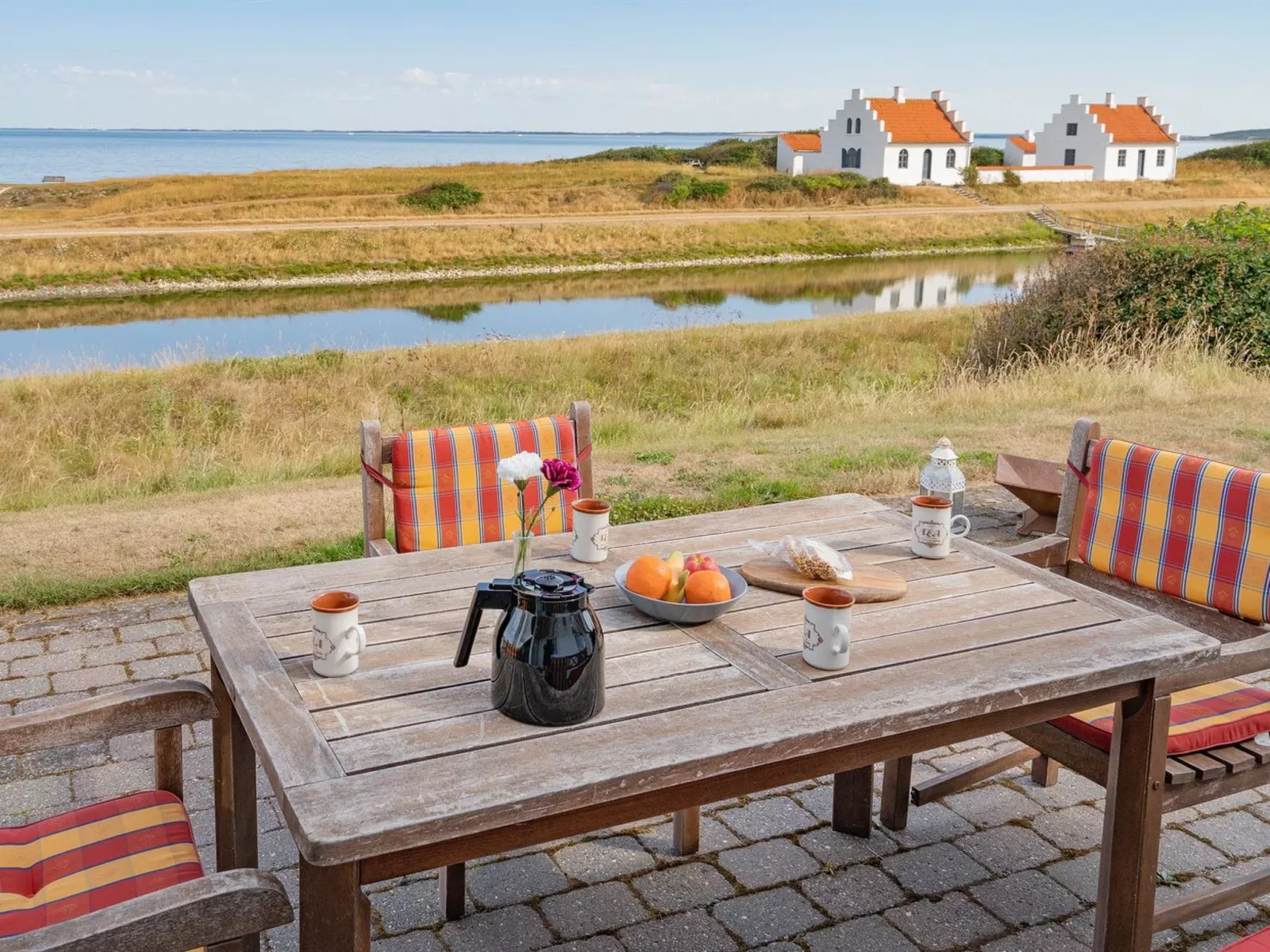 "Yorrick" - 50m to the fjord-Outside