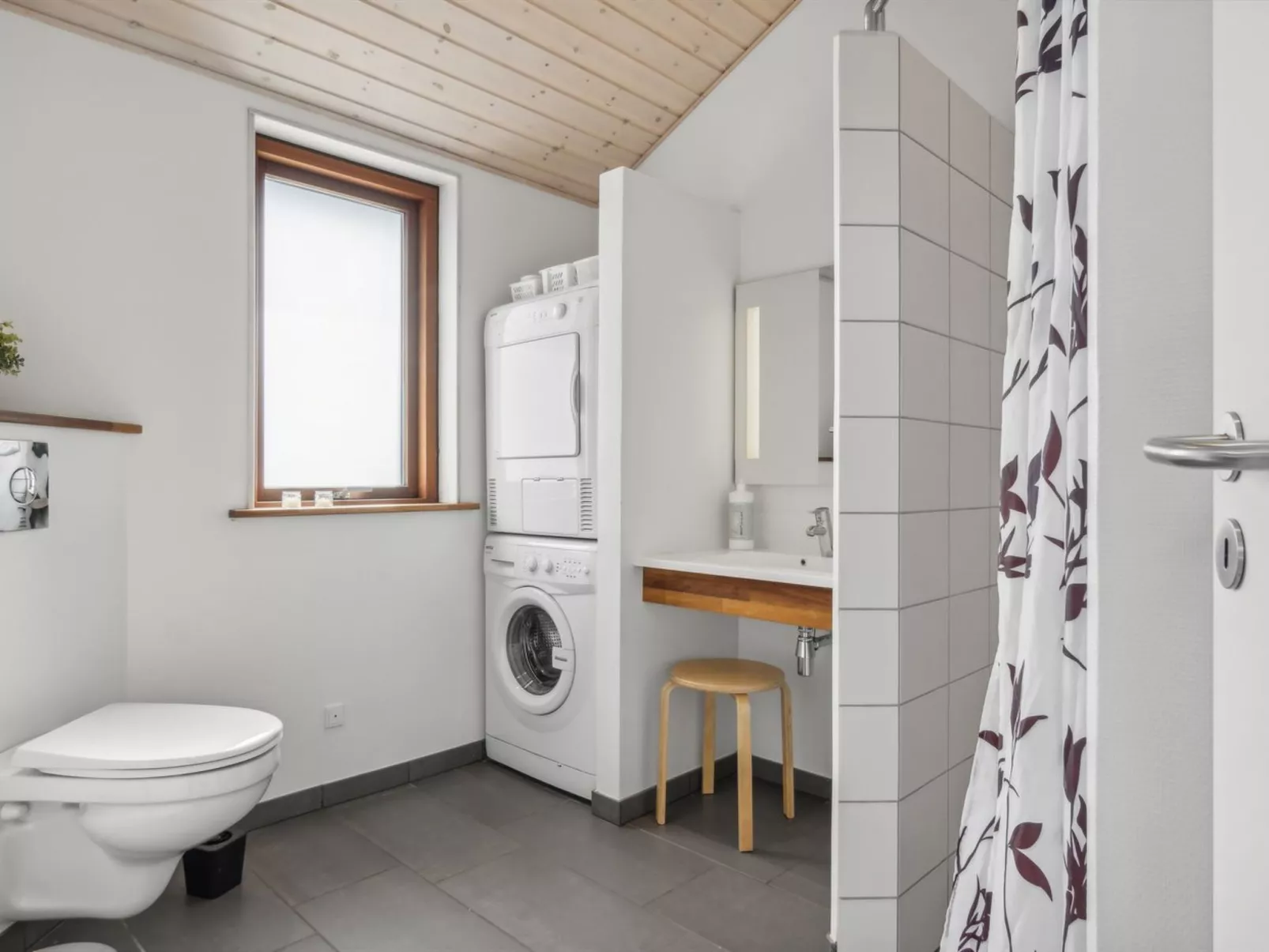 "Finna" - 1km from the sea-Inside