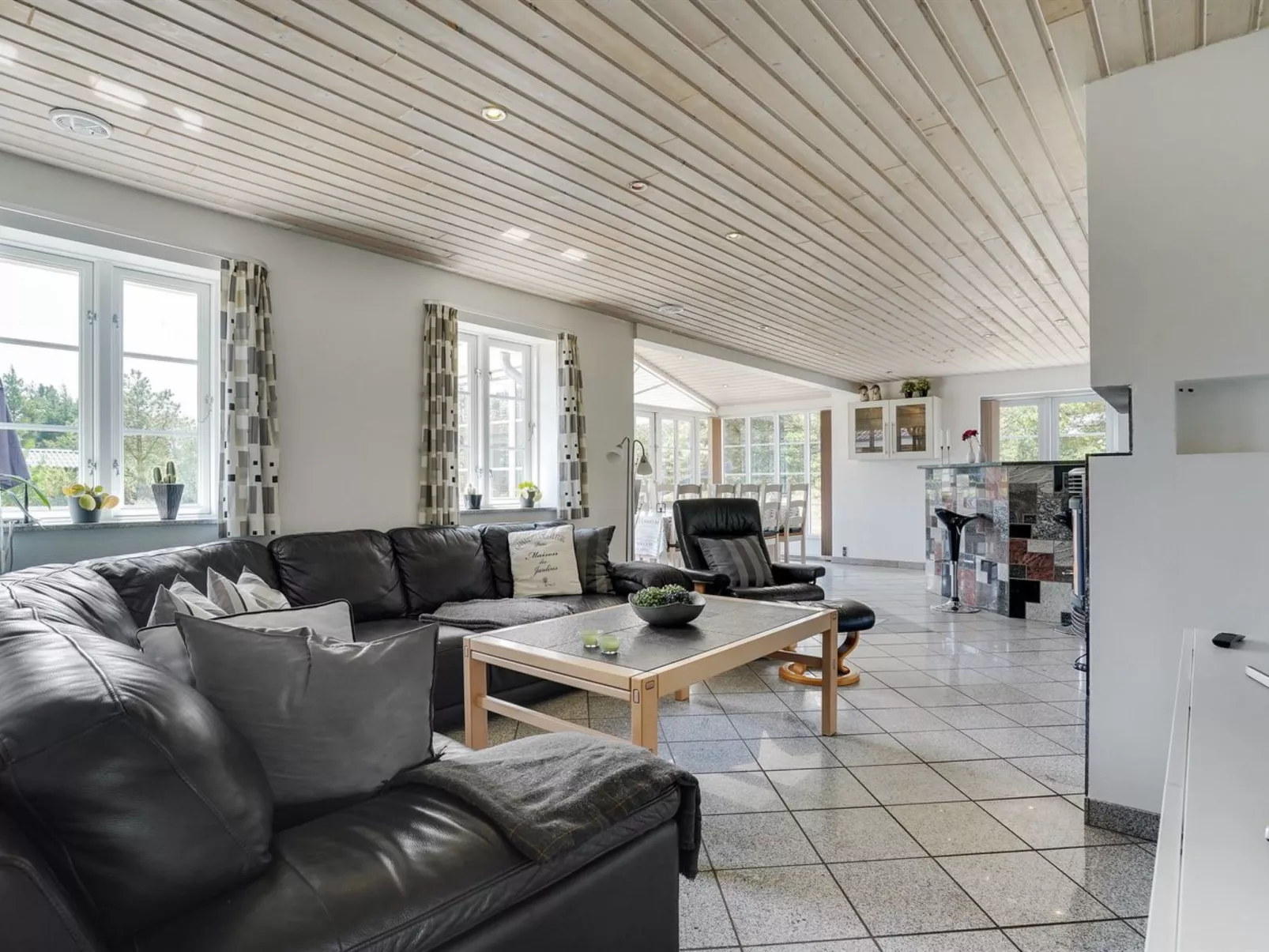 "Nana" - 4km from the sea-Drinnen