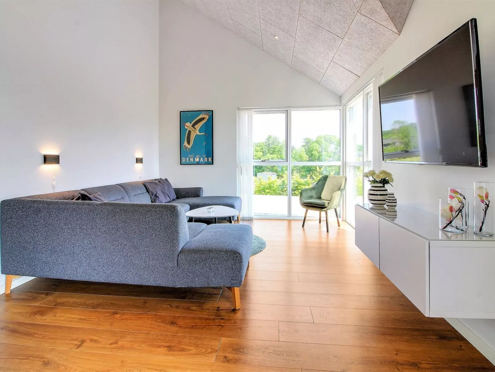 "Thorfin" - 200m from the sea-Inside