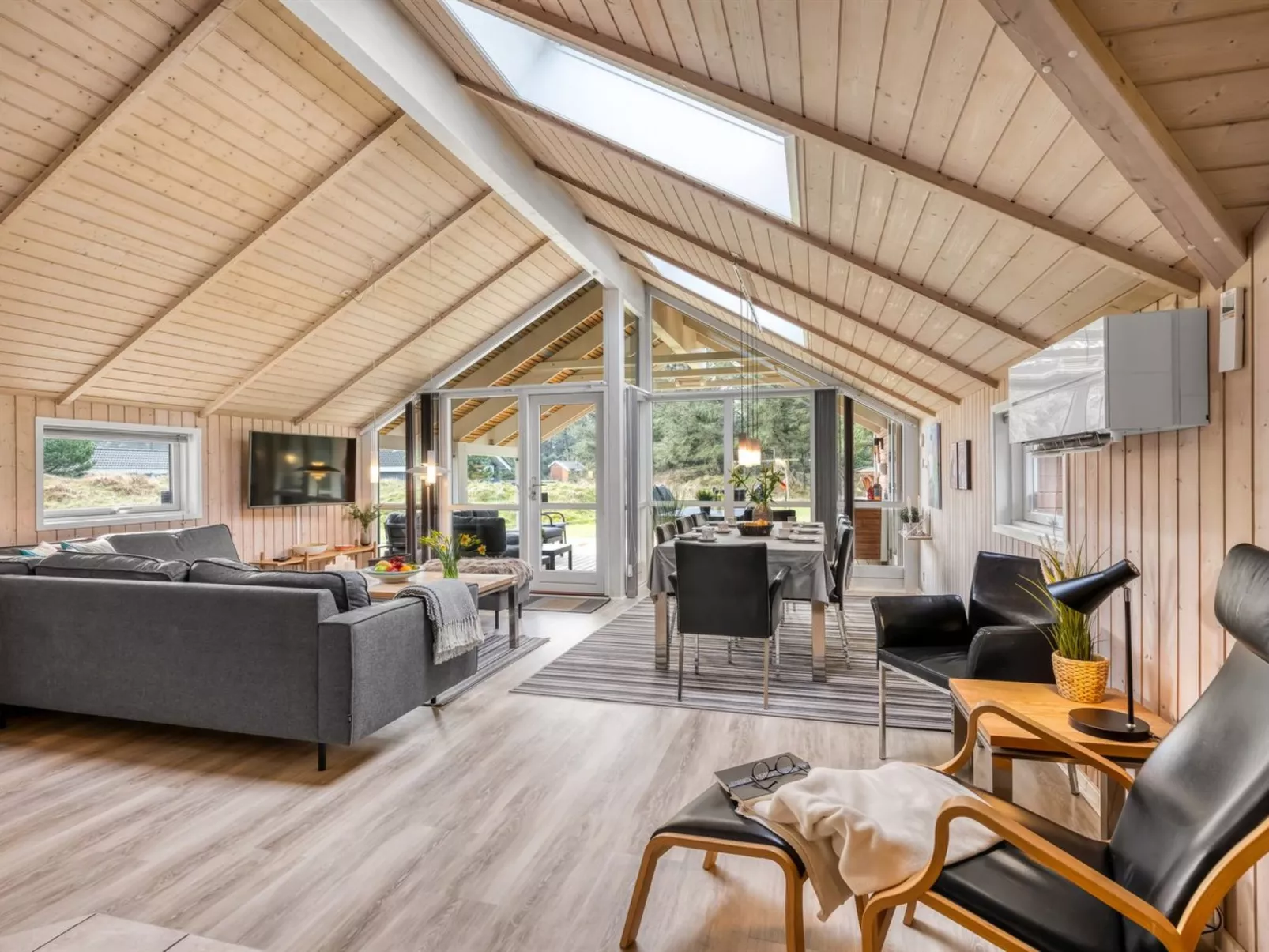 "Anisette" - 1km from the sea-Inside