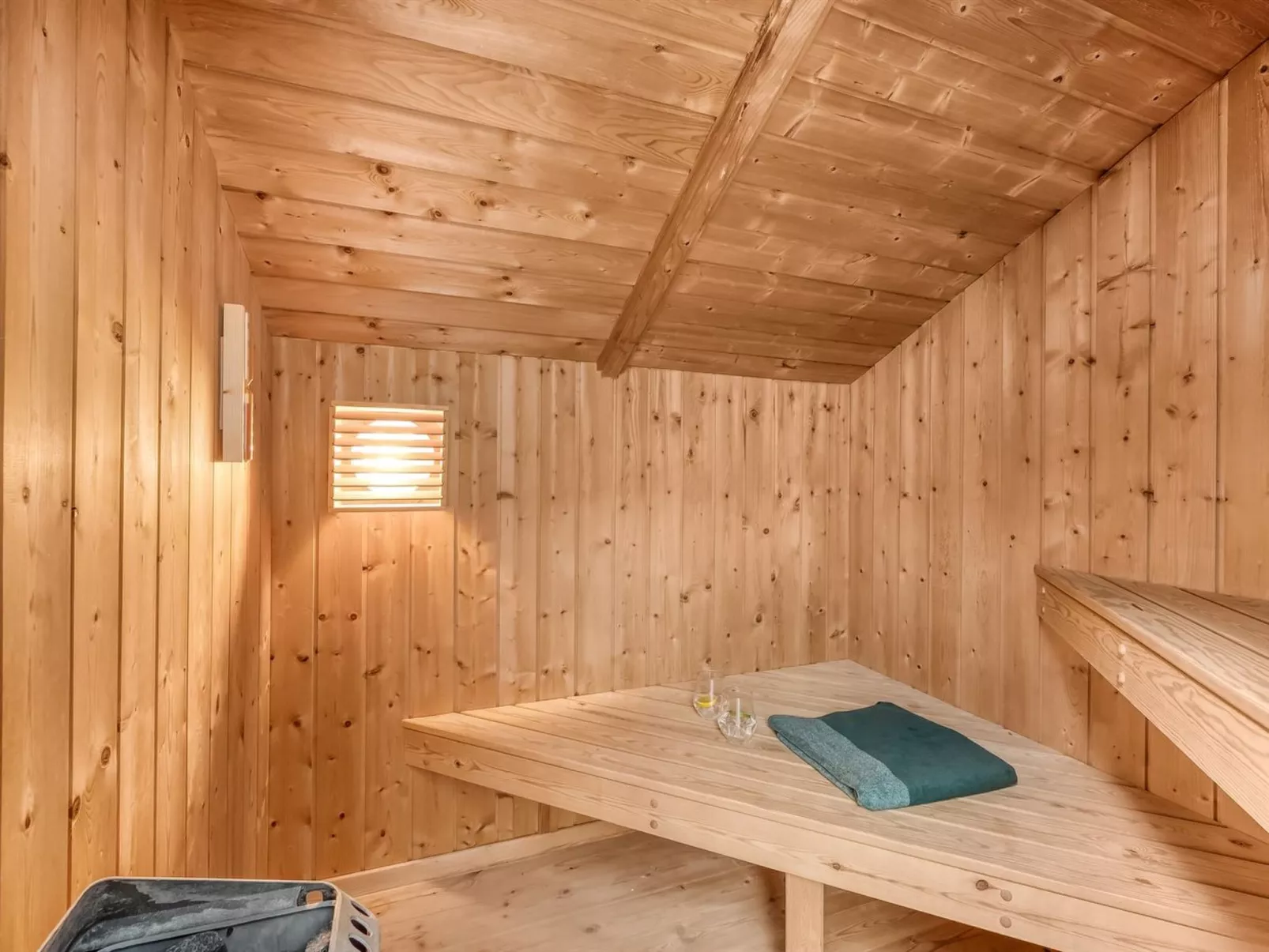 "Marisol" - 600m to the fjord-Inside