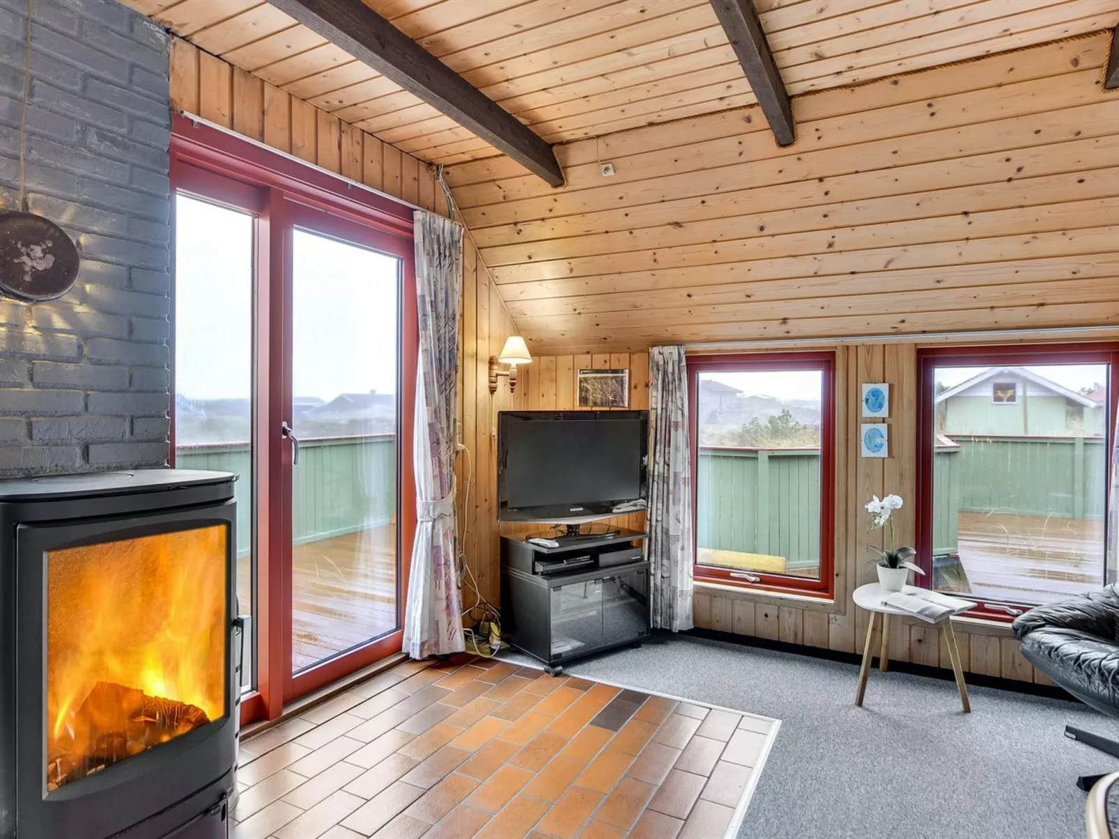 "Rayne" -  from the sea-Drinnen