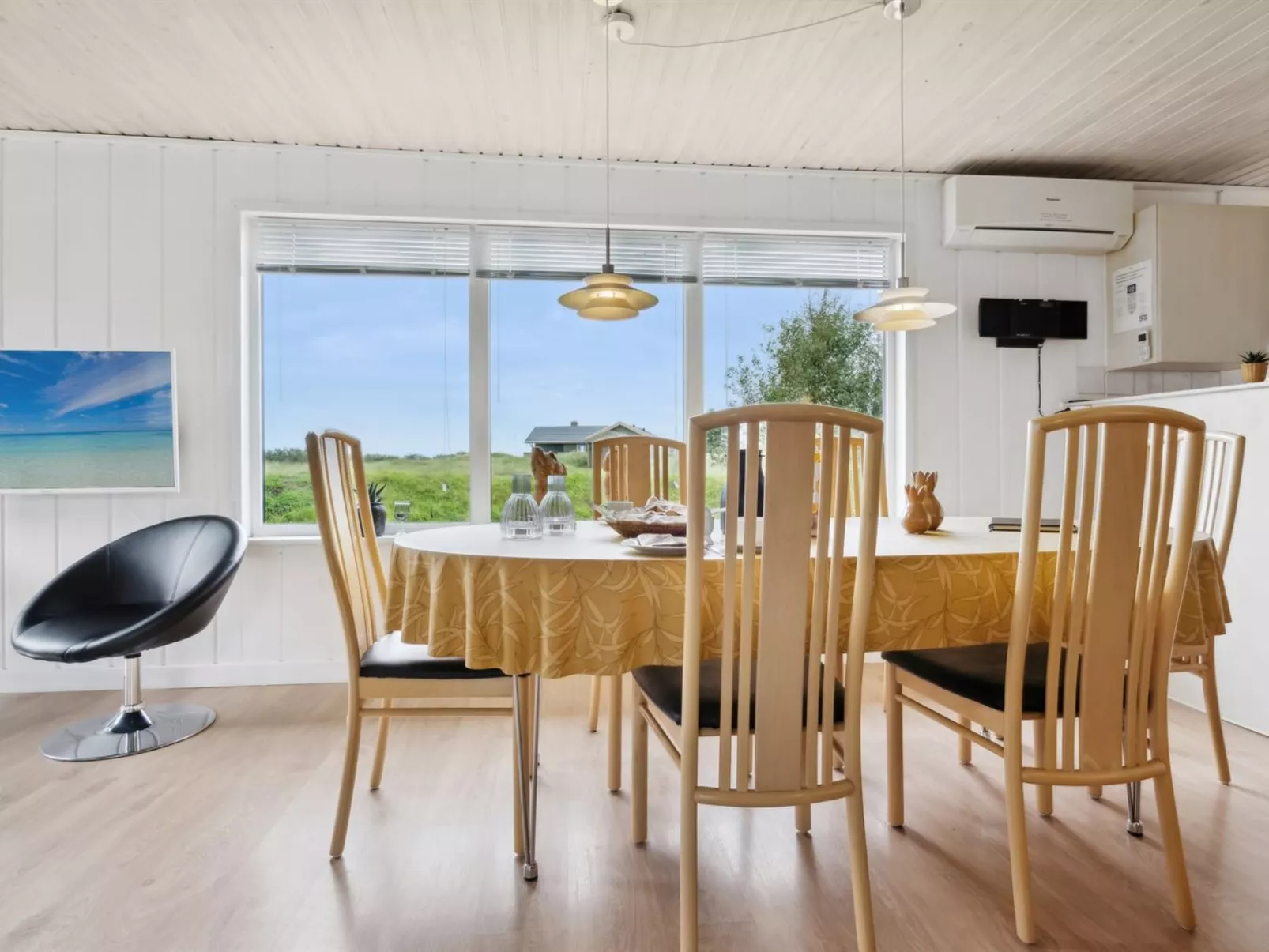 "Swana" - 550m from the sea-Inside