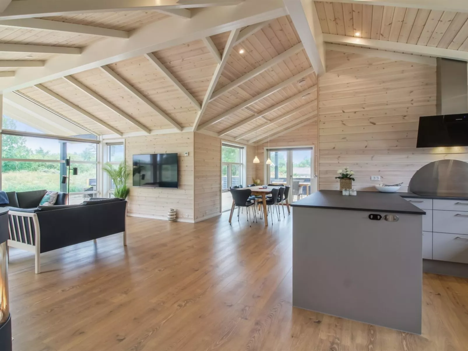 "Heriest" - 1.2km from the sea-Inside